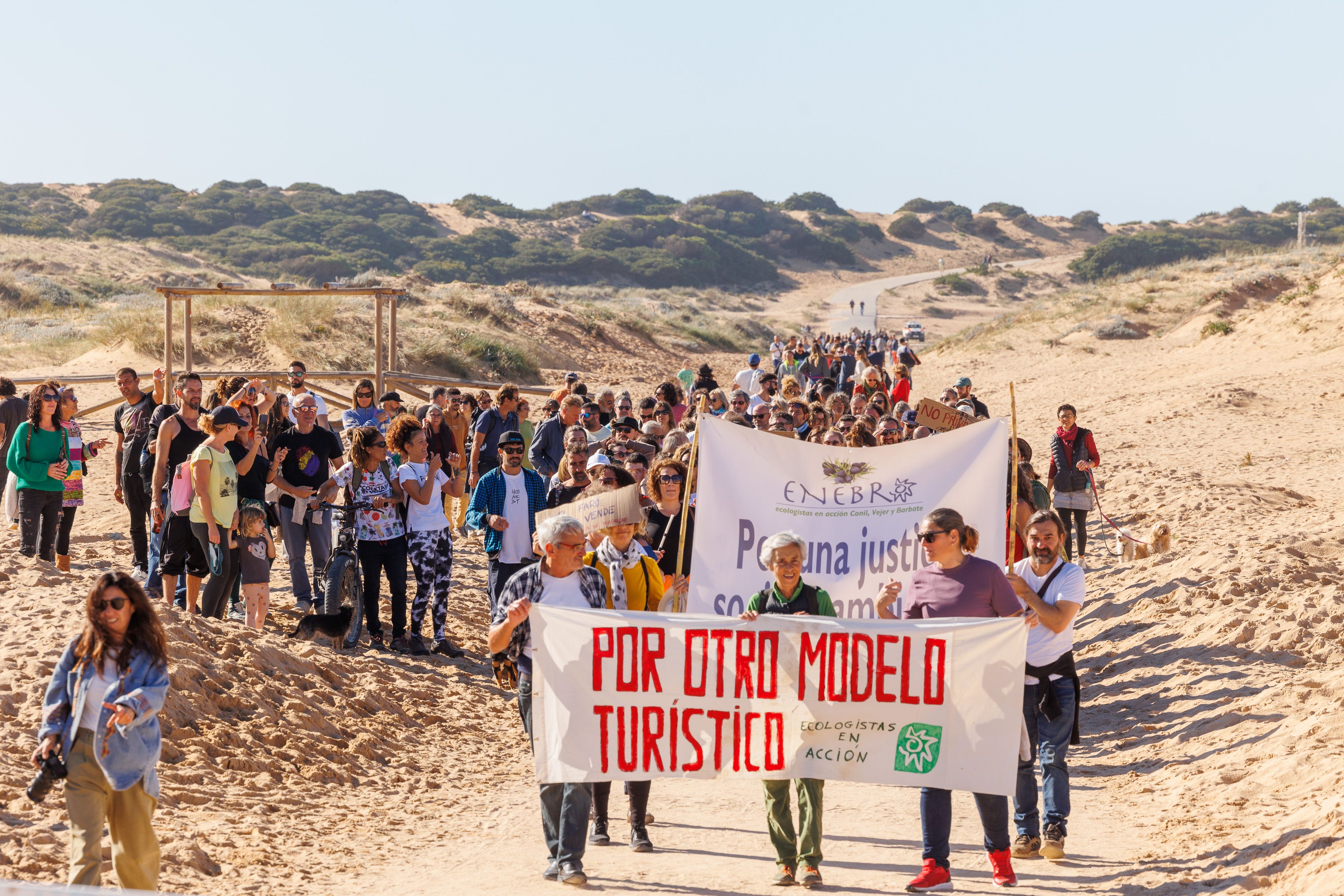 Concentración contra de la privatización del Faro de Trafalgar el pasado diciembre.