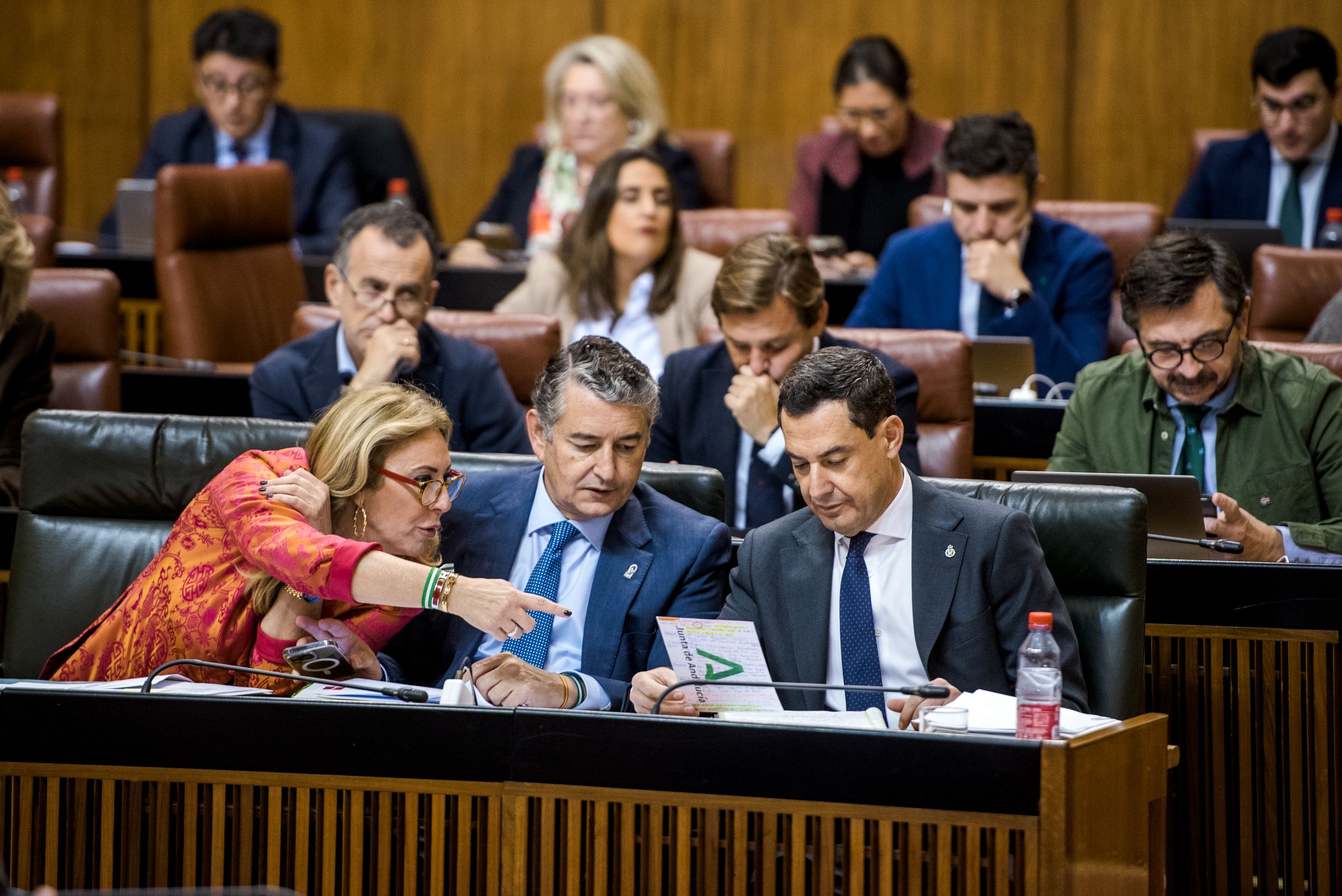 Juanma Moreno, Antonio Sanz y Carolina España, presidente y consejeros del Gobierno andaluz.