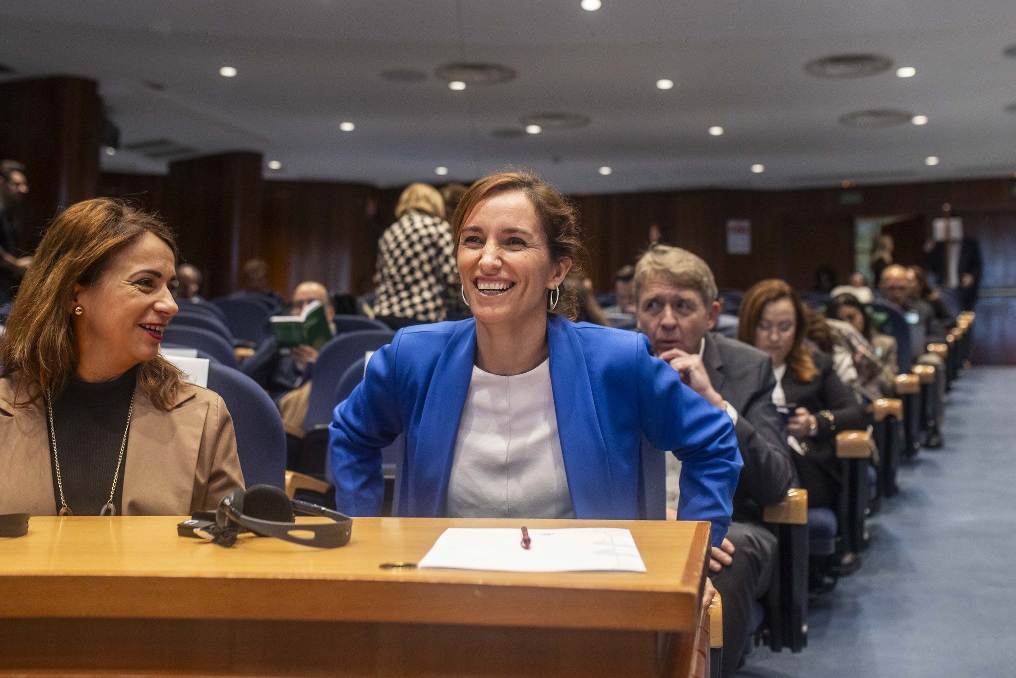 La ministra de Sanidad, Mónica García, que plantea prohibir fumar en terrazas de bares.