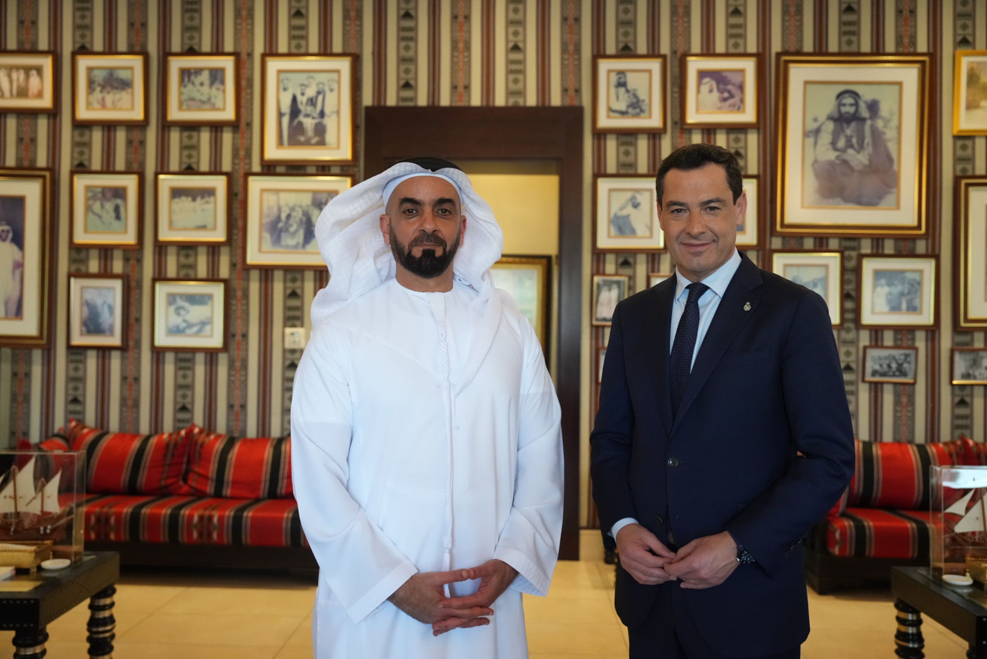 El presidente de Andalucía, Juanma Moreno, con el viceprimer ministro de Emiratos, Saif bin Zayed Al Nahyan.