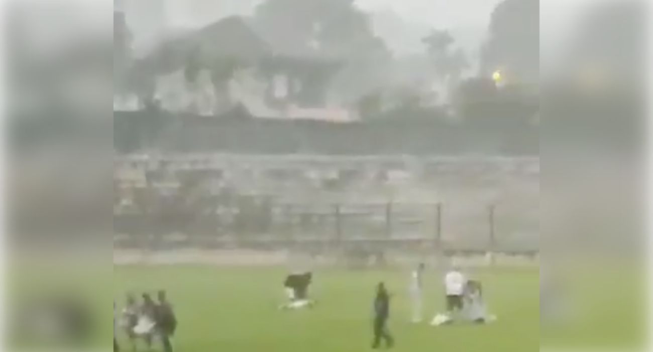 La víctima y los heridos, en el campo tras la caída del rayo.