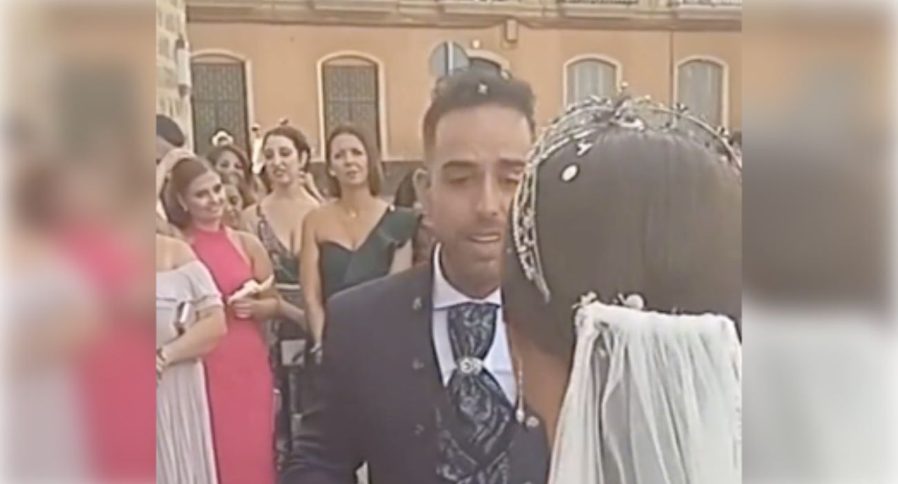 Momento en el que el novio le canta el pasodoble a su pareja.
