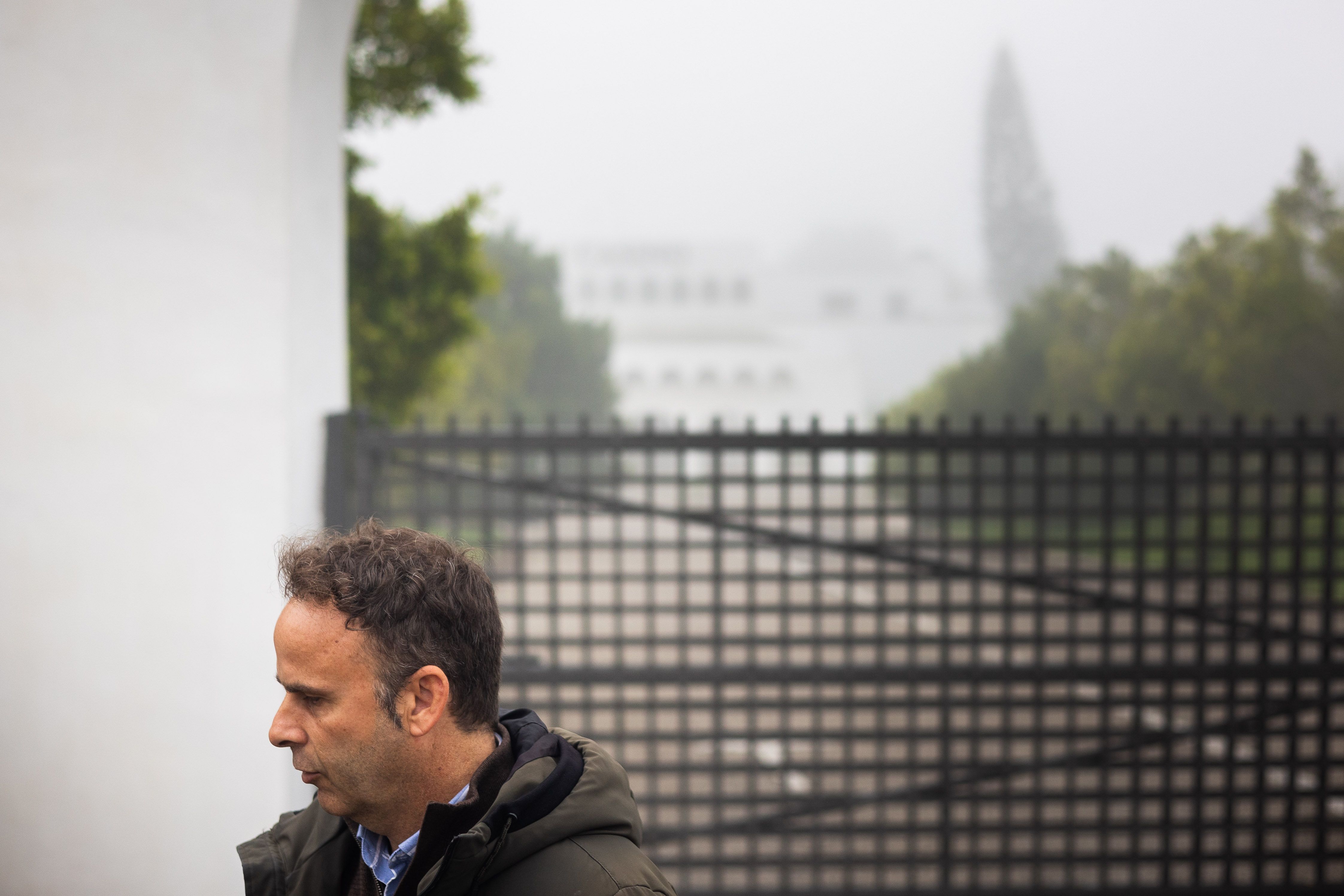 El crupier comparte su caso en la puerta del Casino.