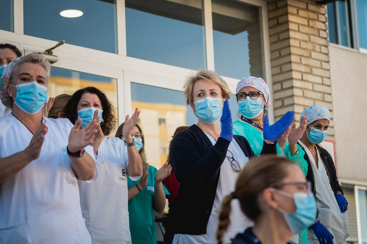 Personal sanitario, en el Hospital de Jerez, en días pasados. FOTO: MANU GARCÍA
