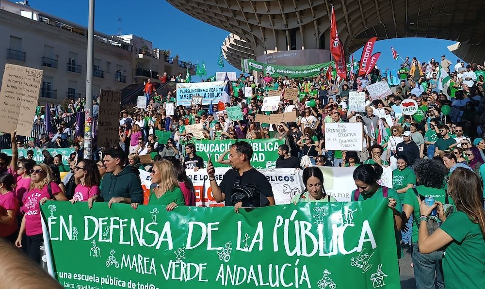 Las Mareas Blanca y Verde, en una protesta.