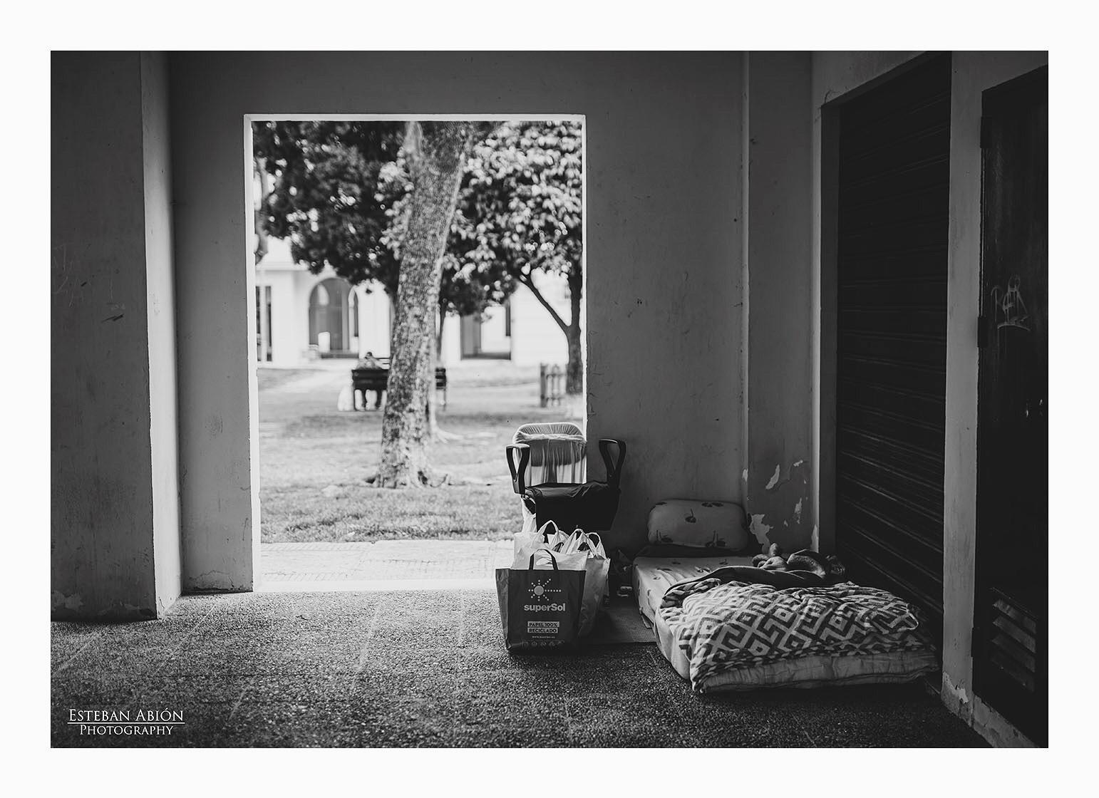 'Hogar' de una persona sin hogar, en el centro de Jerez. FOTO: ESTEBAN PÉREZ ABIÓN
