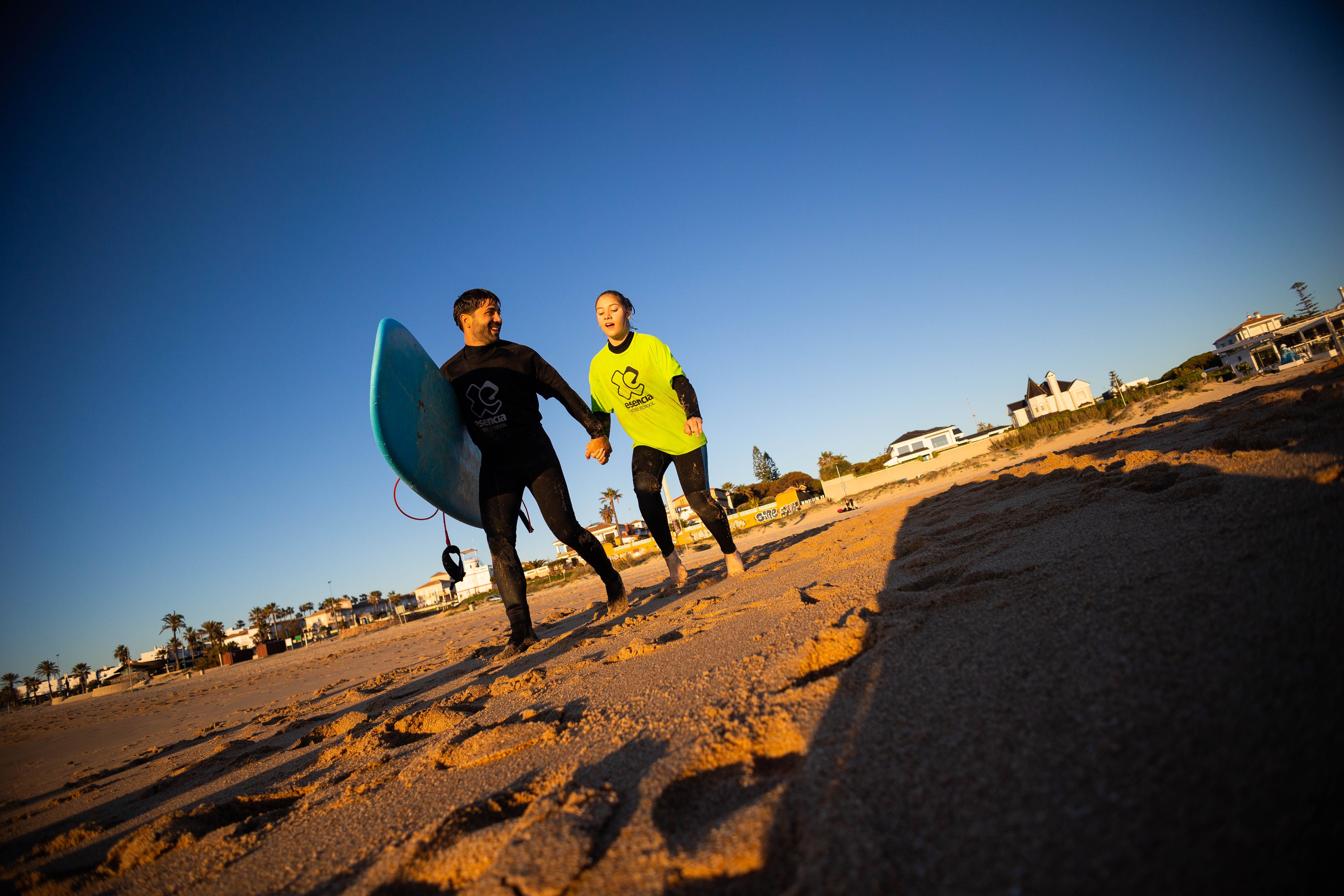 Lea de camino al mar con Jorge.