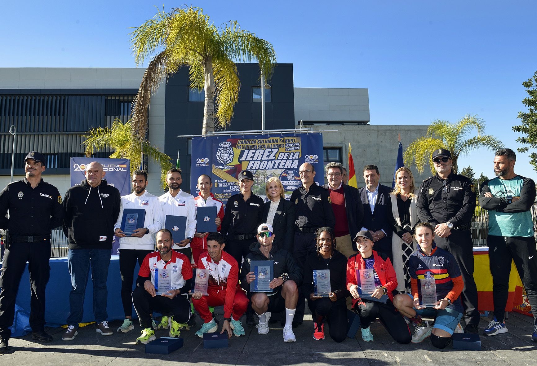 Entrega de trofeos de la carrera 091 de la Policía Nacional. Entrega de trofeos de la carrera 091 de la Policía Nacional.