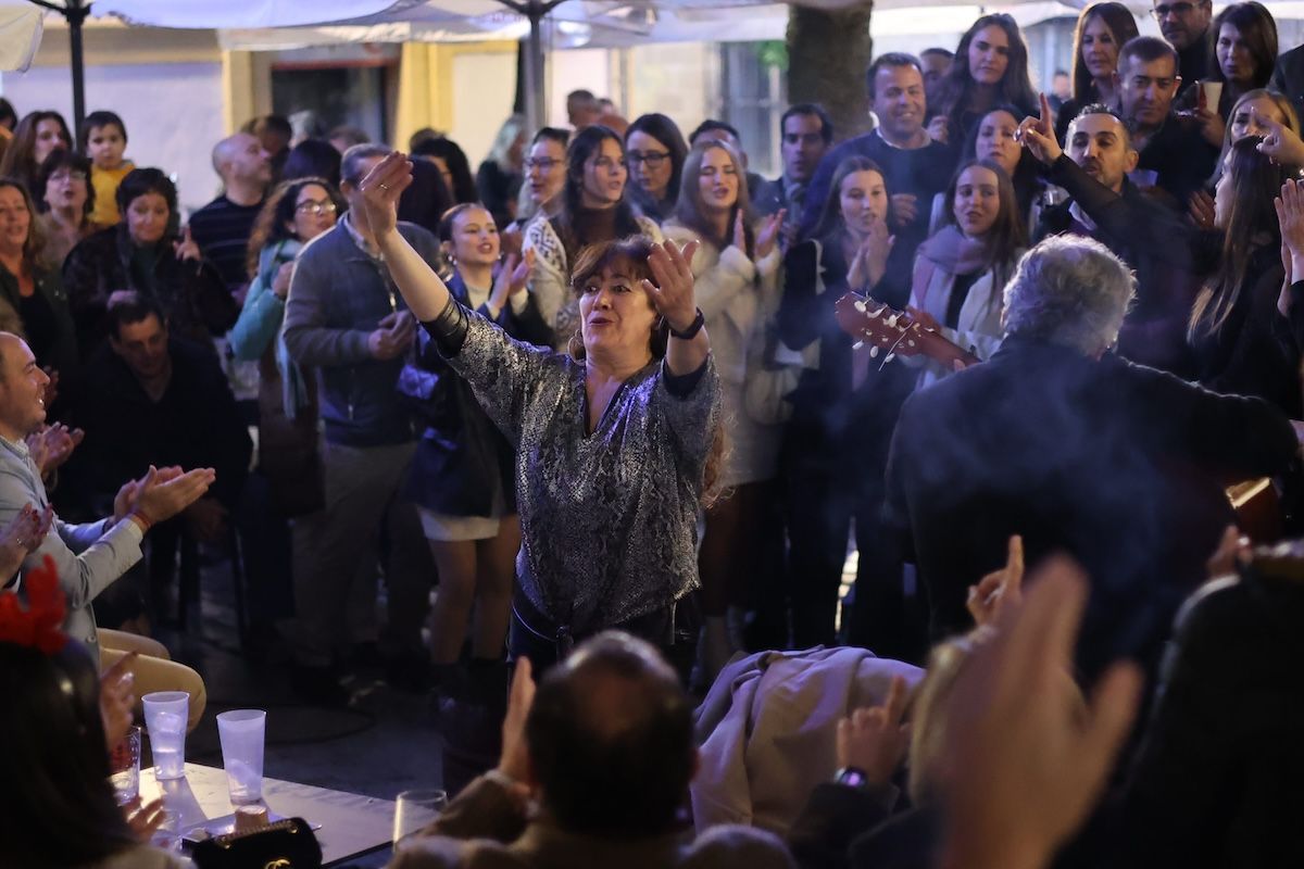 Zambomba en plaza Rafael Rivero