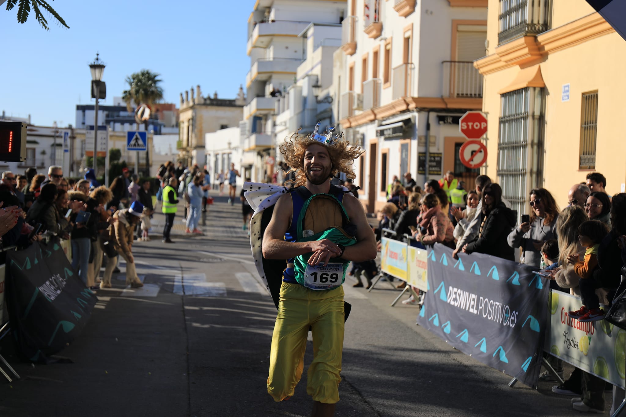 Carrera solidaria Divina Pastora en San Fernando. 