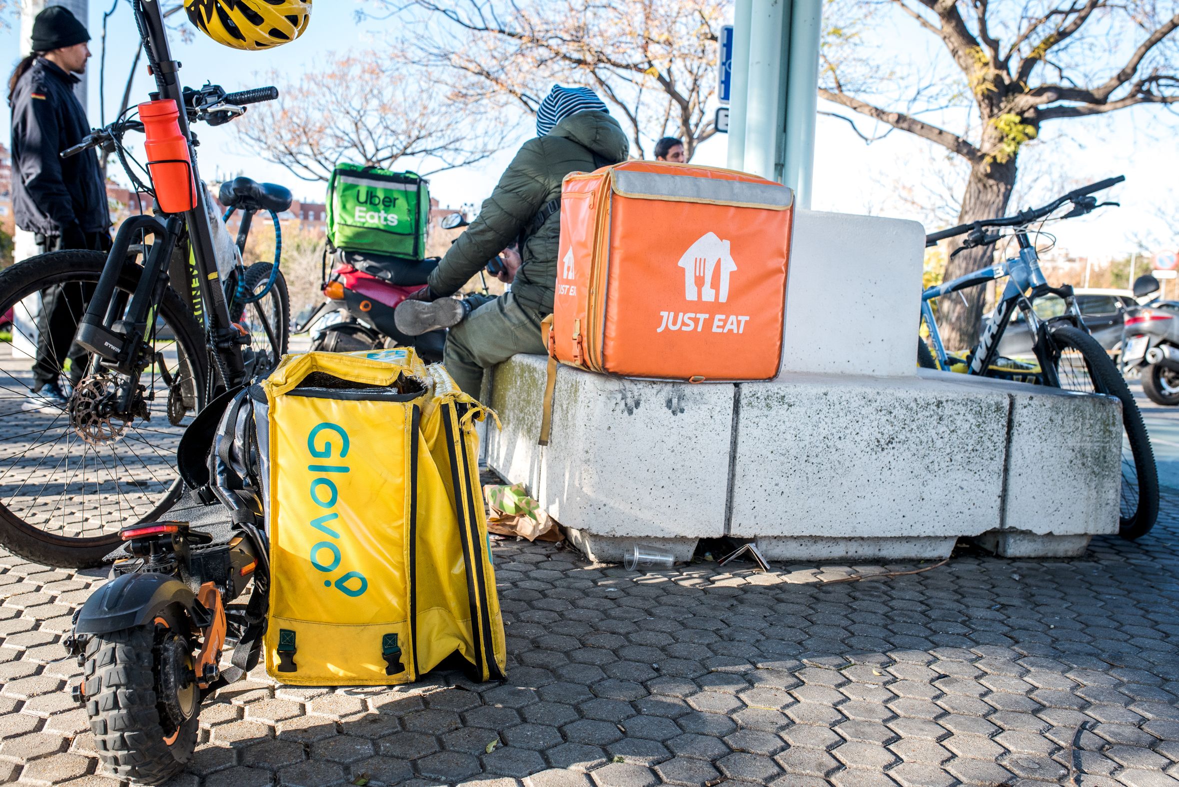 Riders de diferentes empresas (Glovo, Just Eat, Uber Eat)