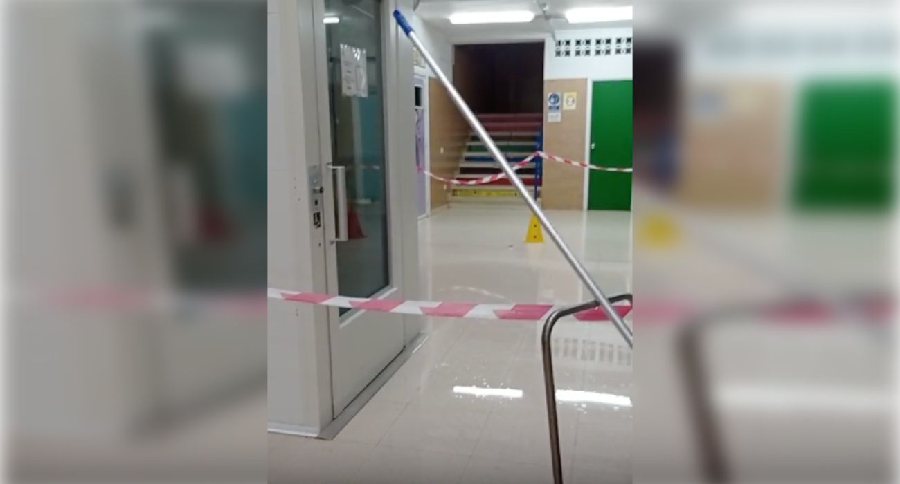 El CEIP Río San Pedro, de Puerto Real, anegado.