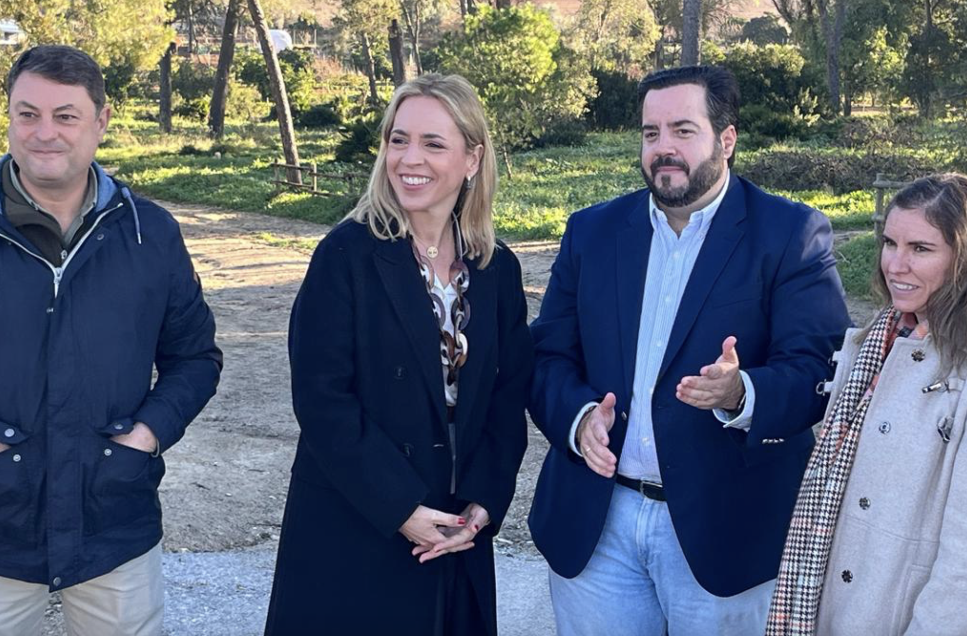 Toro, Del Junco y Sánchez Vega en la localidad de Estella del Marqués.