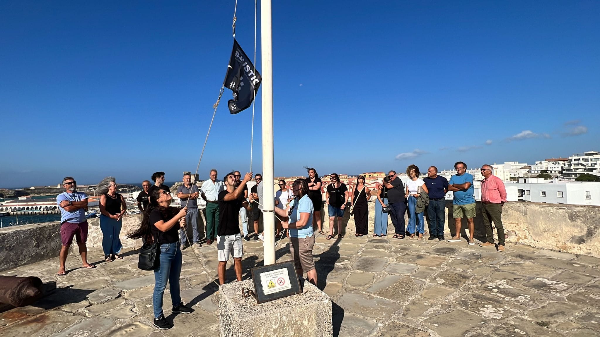 Afectados por la explosión del transformador de Tarifa, en el sexto aniversario del accidente.