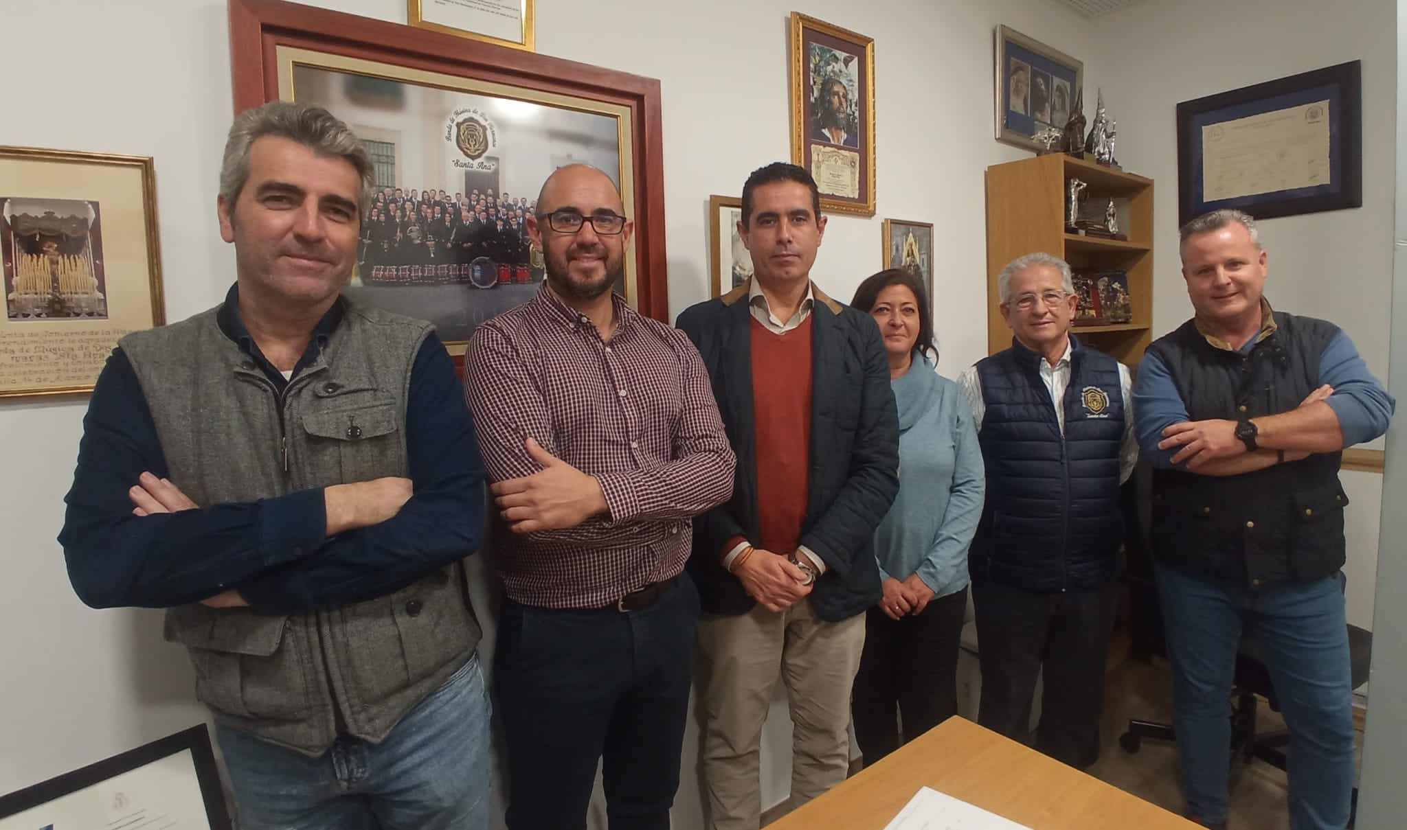 Santa Ana de Dos Hermanas volverá a acompañar a la Esperanza. El hermano mayor y el director de la banda.