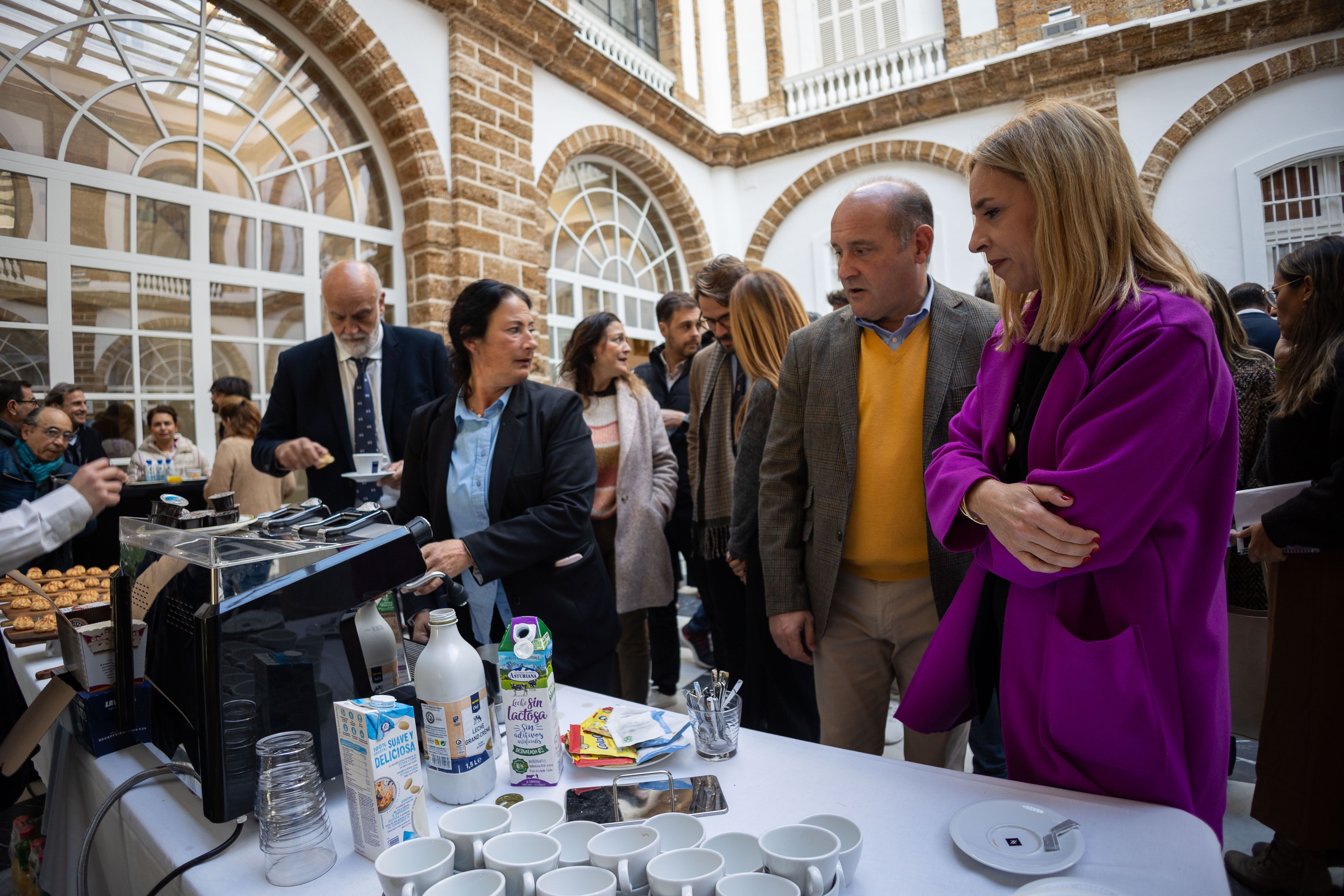 DESAYUNO DIPUTACIÓN DE CADIZ 5   Almudena Marina Martínez del Junco