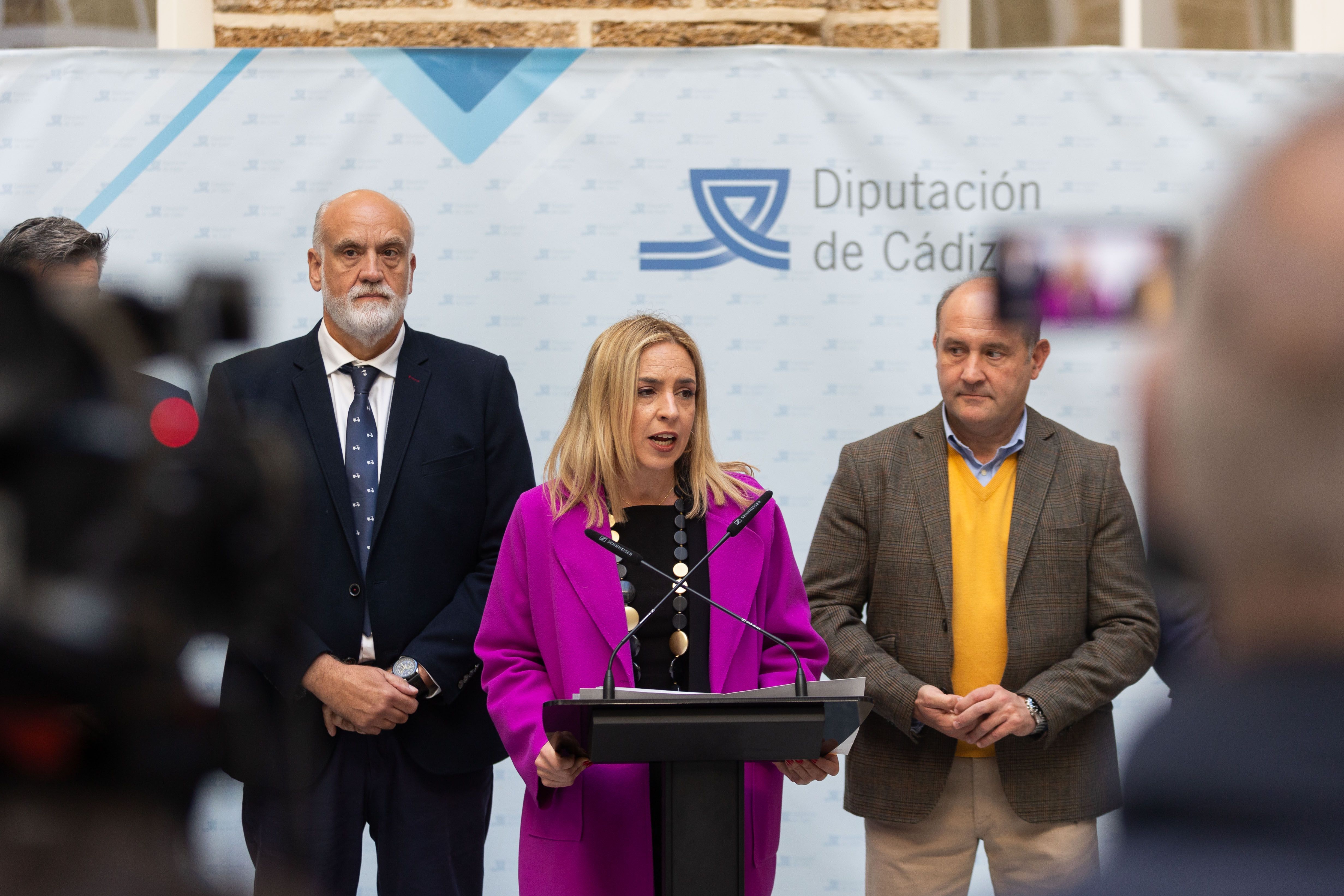 DESAYUNO DIPUTACIÓN DE CADIZ 18   Almudena Marina Martínez del Junco   Francisco Javier Vidal Pérez