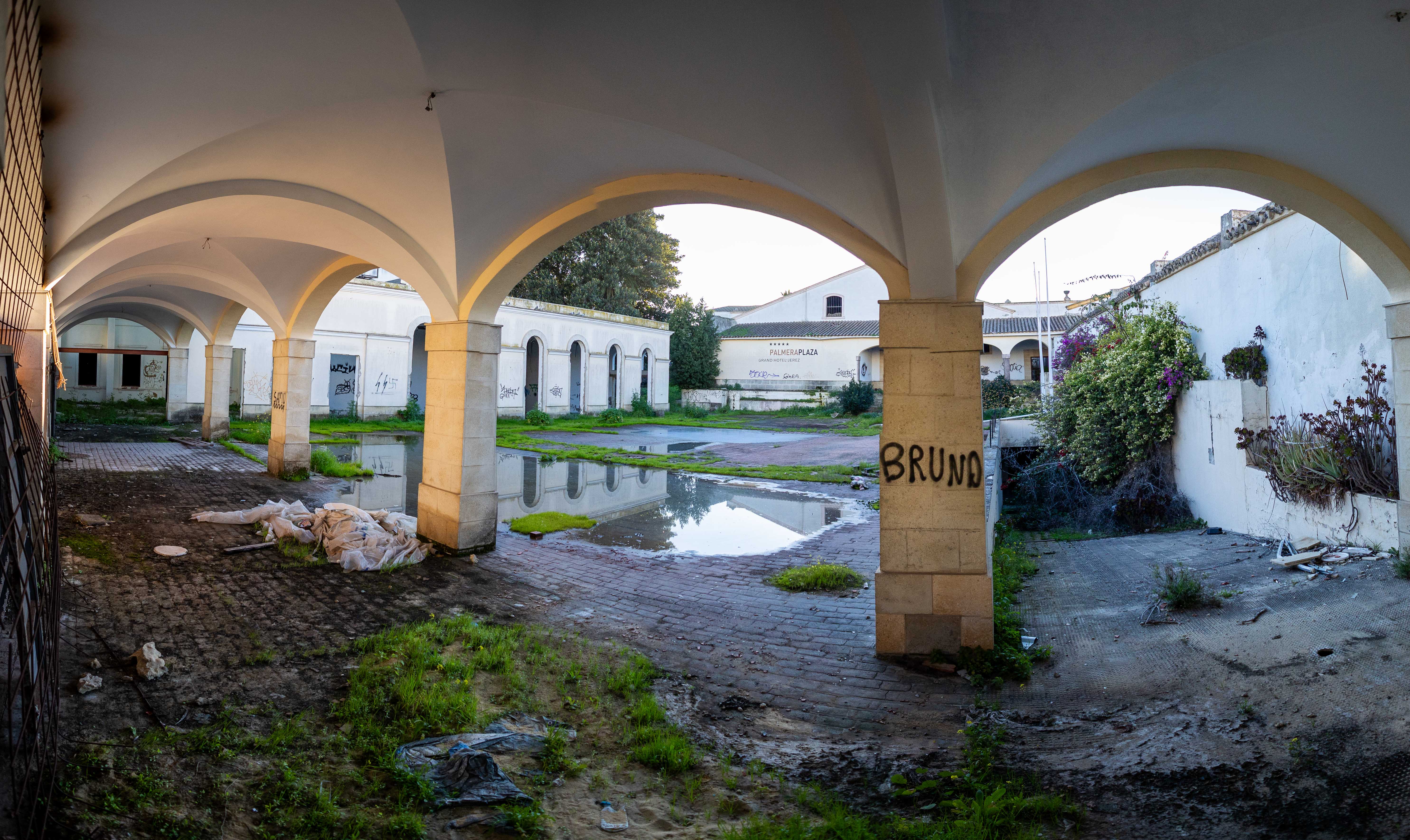 El interior del antiguo Hotel Palmera Plaza.
