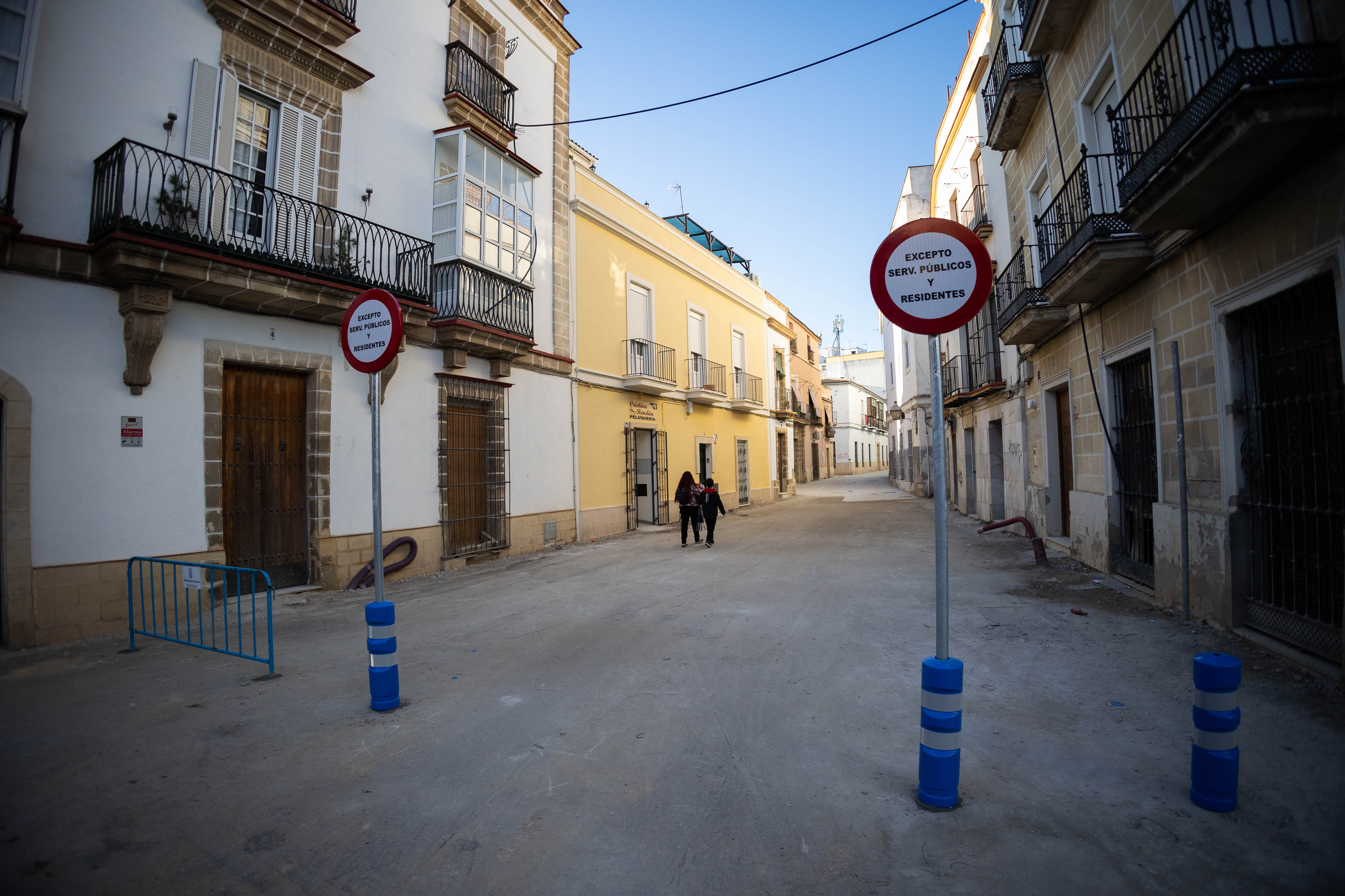 La plaza de San Juan reabre al tráfico y tránsito peatonal, aunque de forma provisional y con restricciones, este martes. La plaza de San Juan reabre al tráfico y tránsito peatonal, aunque de forma provisional y con restricciones, este martes.