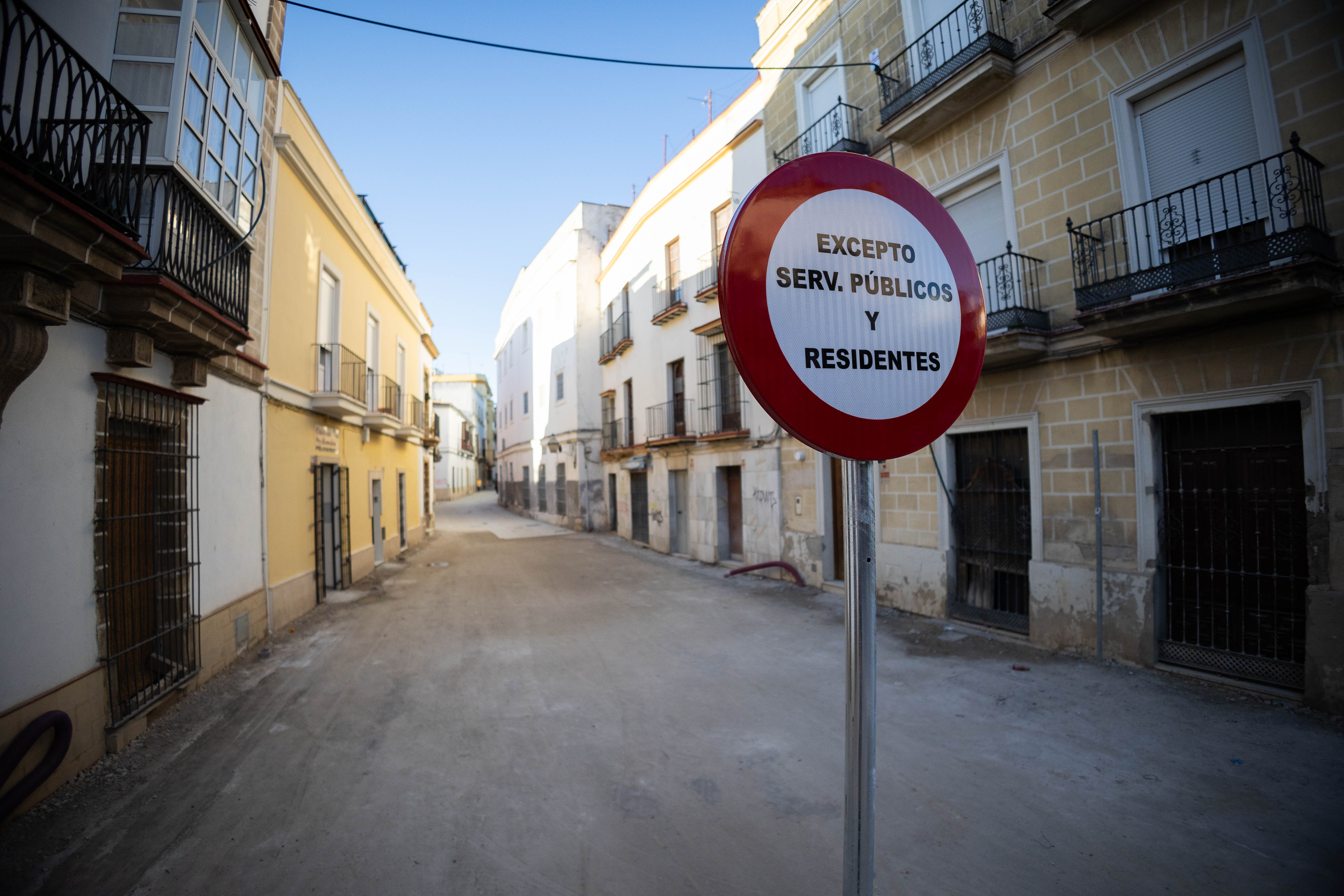 Entorno de plaza de San Juan en Jerez, esta semana, afectado el tráfico por obras. Entorno de plaza de San Juan en Jerez, esta semana, afectado el tráfico por obras.