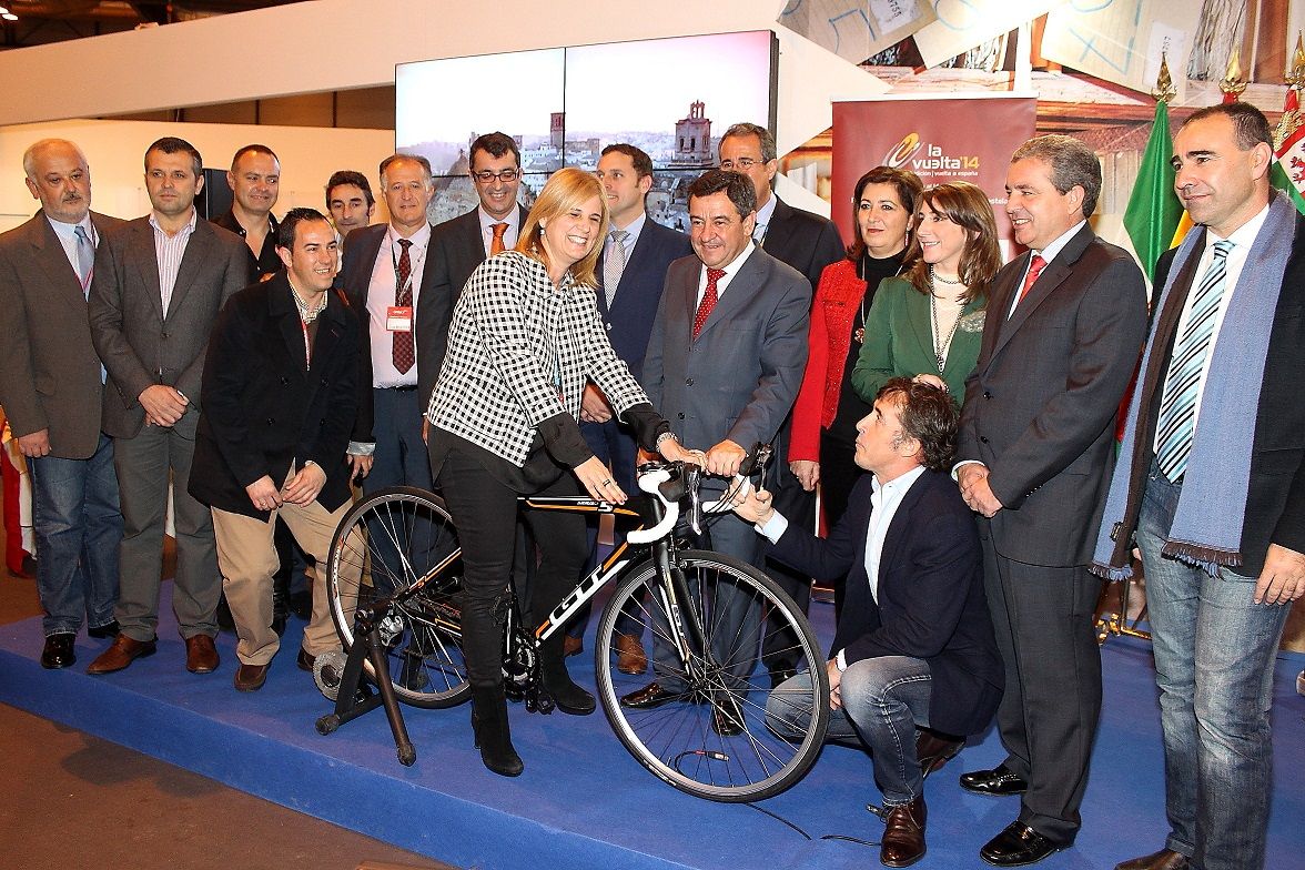 García-Pelayo, promocionando la salida de la Vuelta en Fitur en 2014.