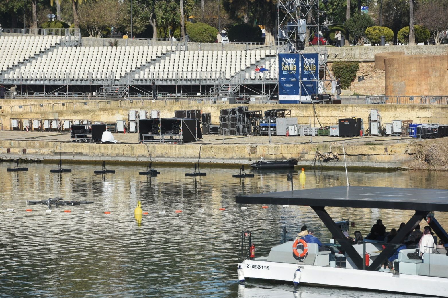 Una imagen de las gradas que se han montado para el espectáculo de Navigalia. Una imagen de las gradas que se han montado para el espectáculo de Navigalia.