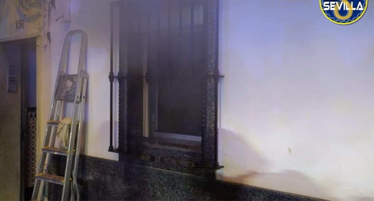 La vivienda afectada por el incendio en Sevilla.