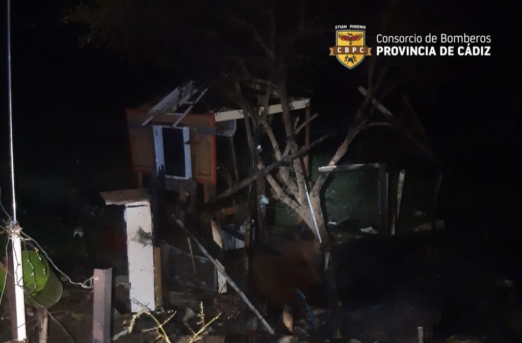 Estado de la choza después de la explosión.