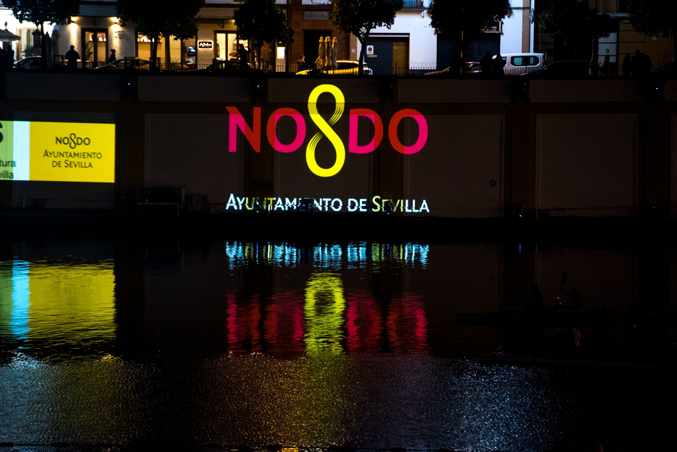 Un momento de Navigalia, el 'mapping' del río en Sevilla.