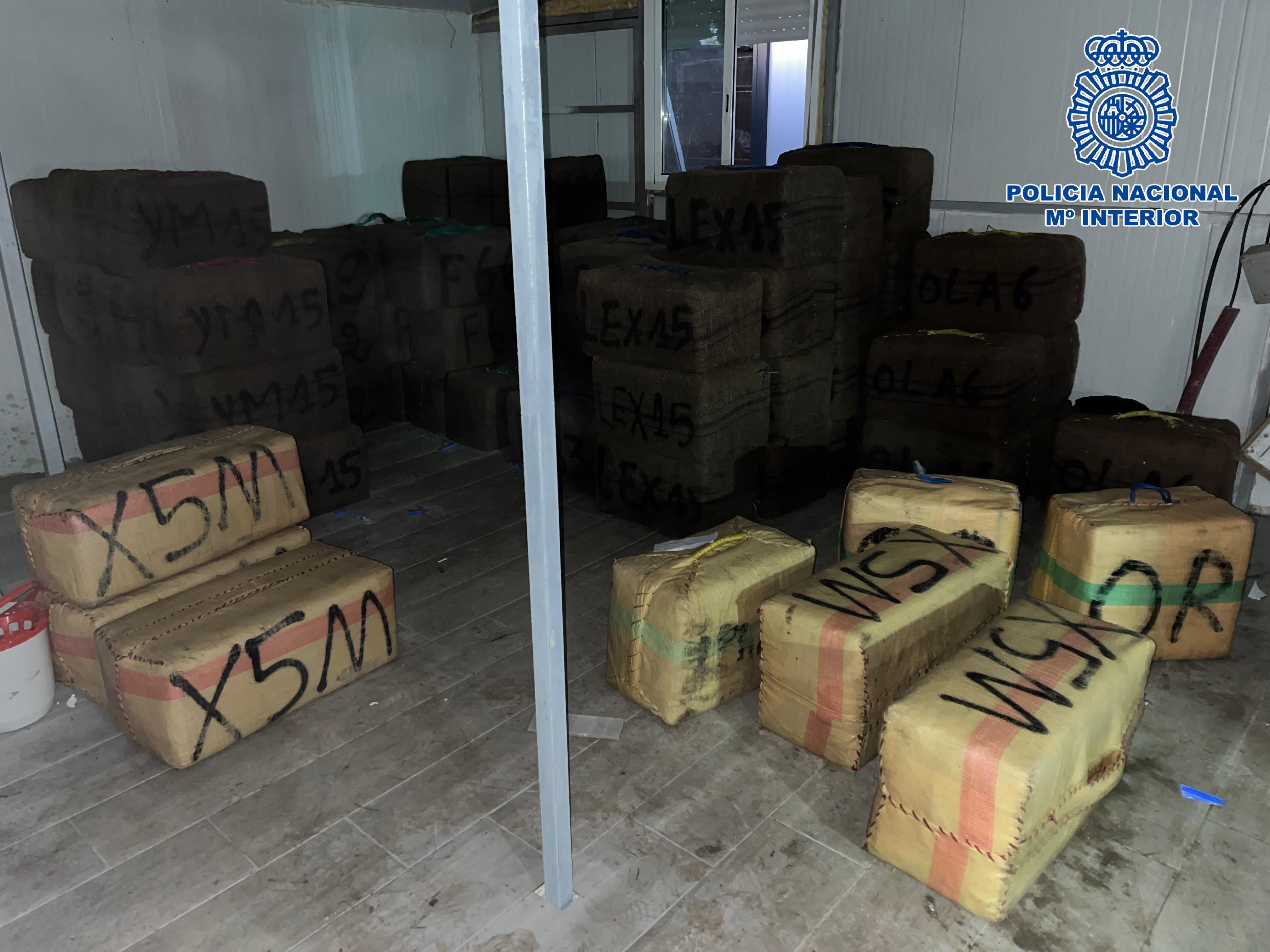 Droga incautada al desarticular una red criminal en Rota.