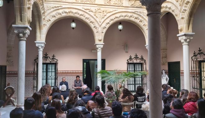 Alumnos del Máster Interuniversitario del Investigación y Análisis del Flamenco asisten a la presentación de la Revista de Flamencología