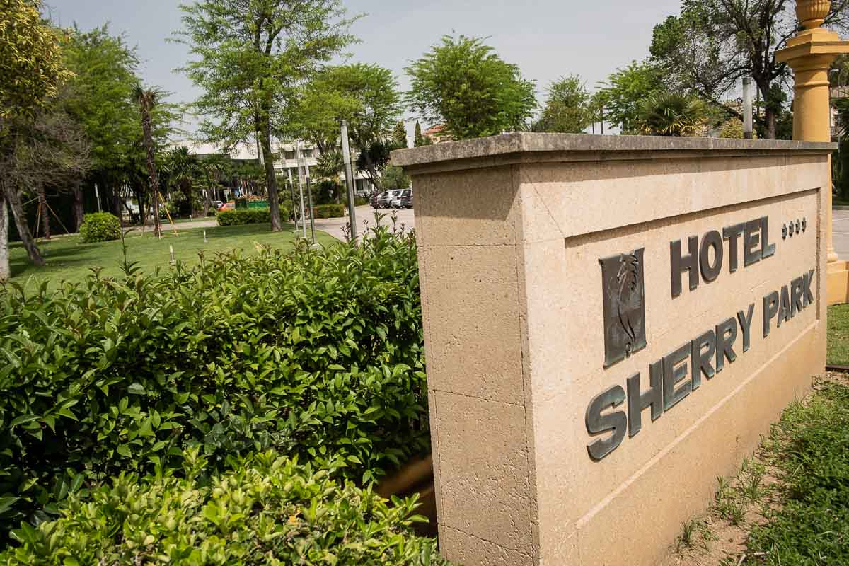 El hotel Sherry Park, cerrado por la Covid-19. FOTO: MANU GARCÍA