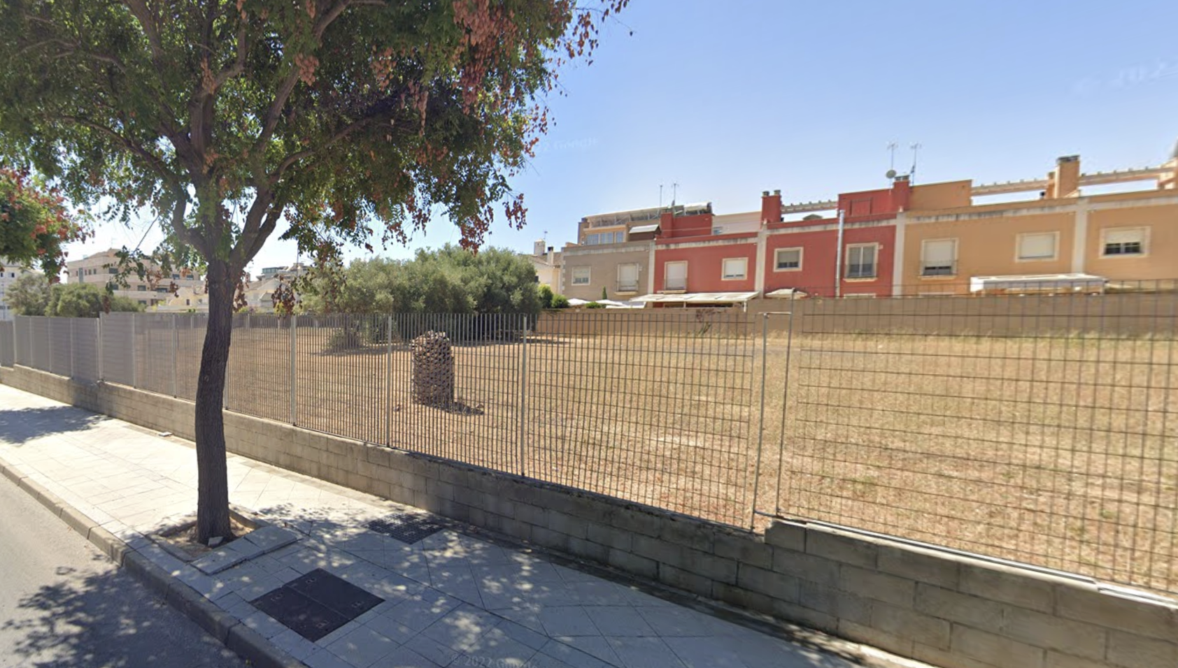 Más de 15 años después: inversión sin suelo para el nuevo centro de salud de Jerez. En la imagen de Google Maps, el suelo de la calle Afrodita, junto a Hipercor. Más de 15 años después: inversión sin suelo para el nuevo centro de salud de Jerez. En la imagen de Google Maps, el suelo de la calle Afrodita, junto a Hipercor.