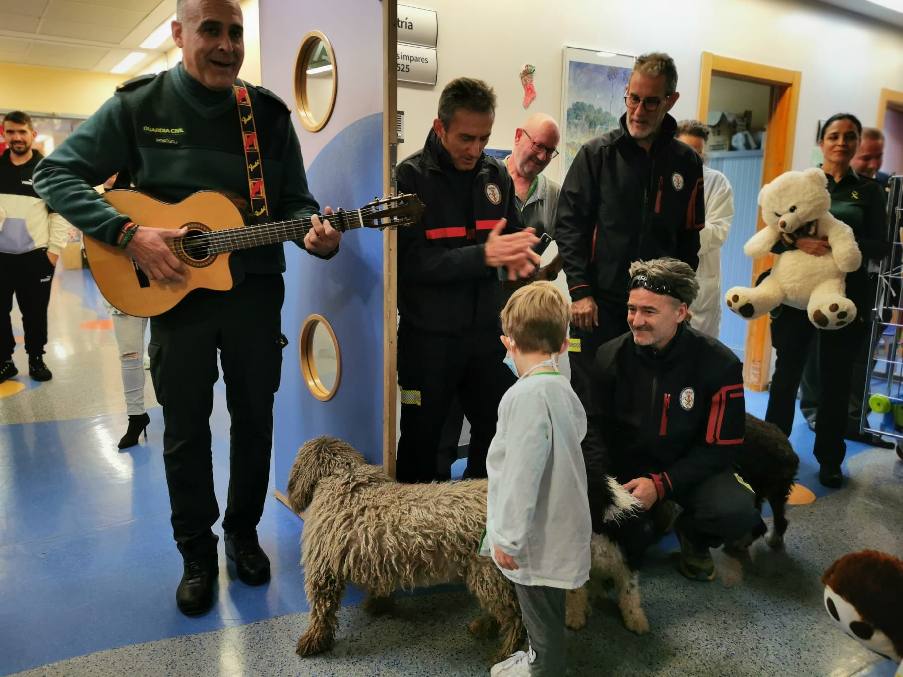 Encuentro con los pequeños hospitalizados.