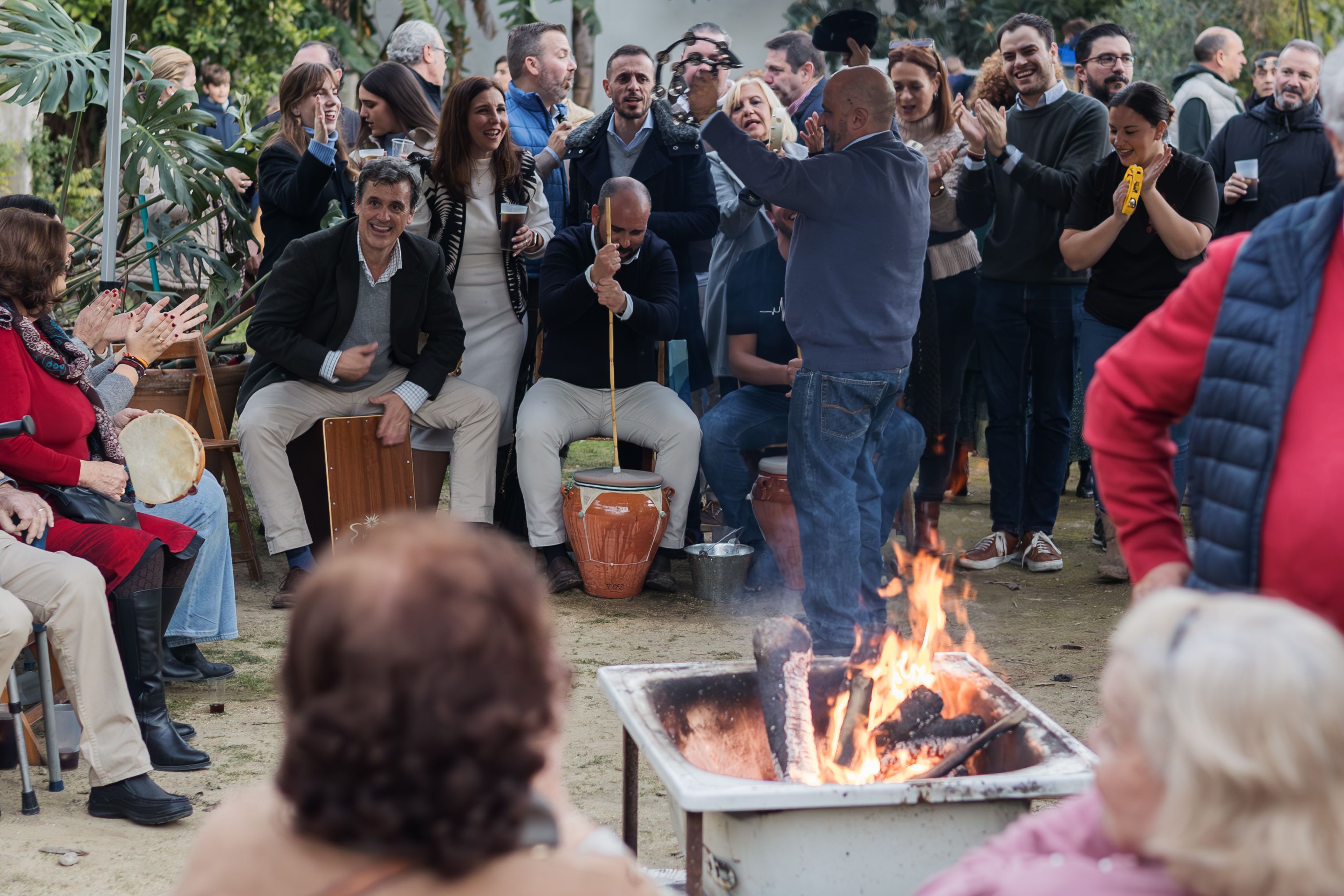 Zambomba de la hermandad del Calvario
