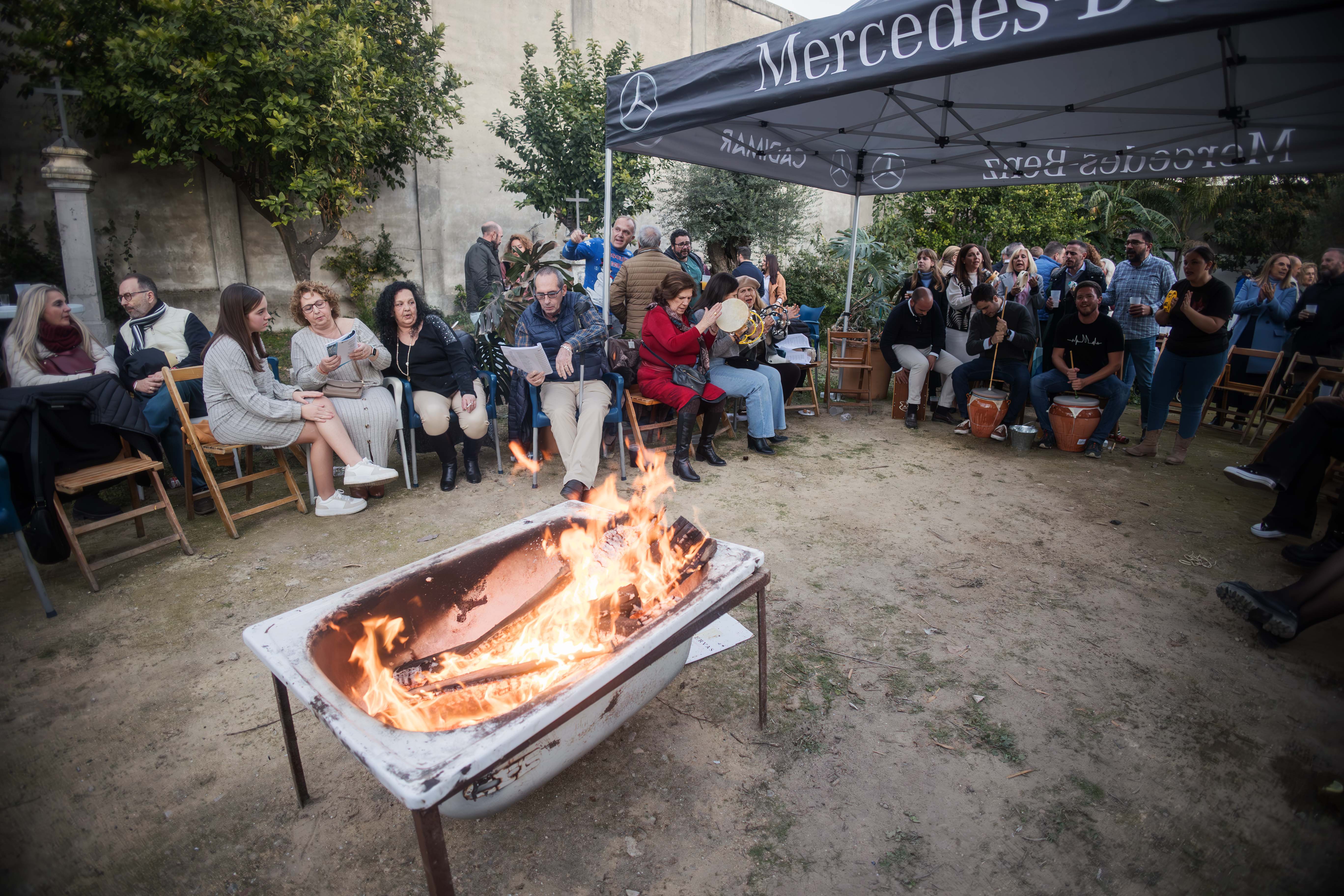 Zambomba de la hermandad del Calvario