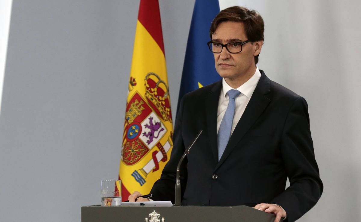 El ministro de Sanidad, Salvador Illa, anuncia los 15 grupos de población que recibirán la vacuna contra el covid.