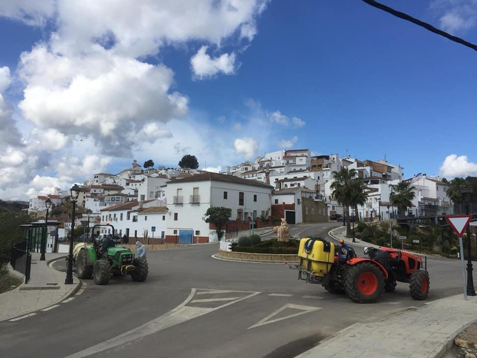 Acceso a Torre Alháquime, en días pasados. 