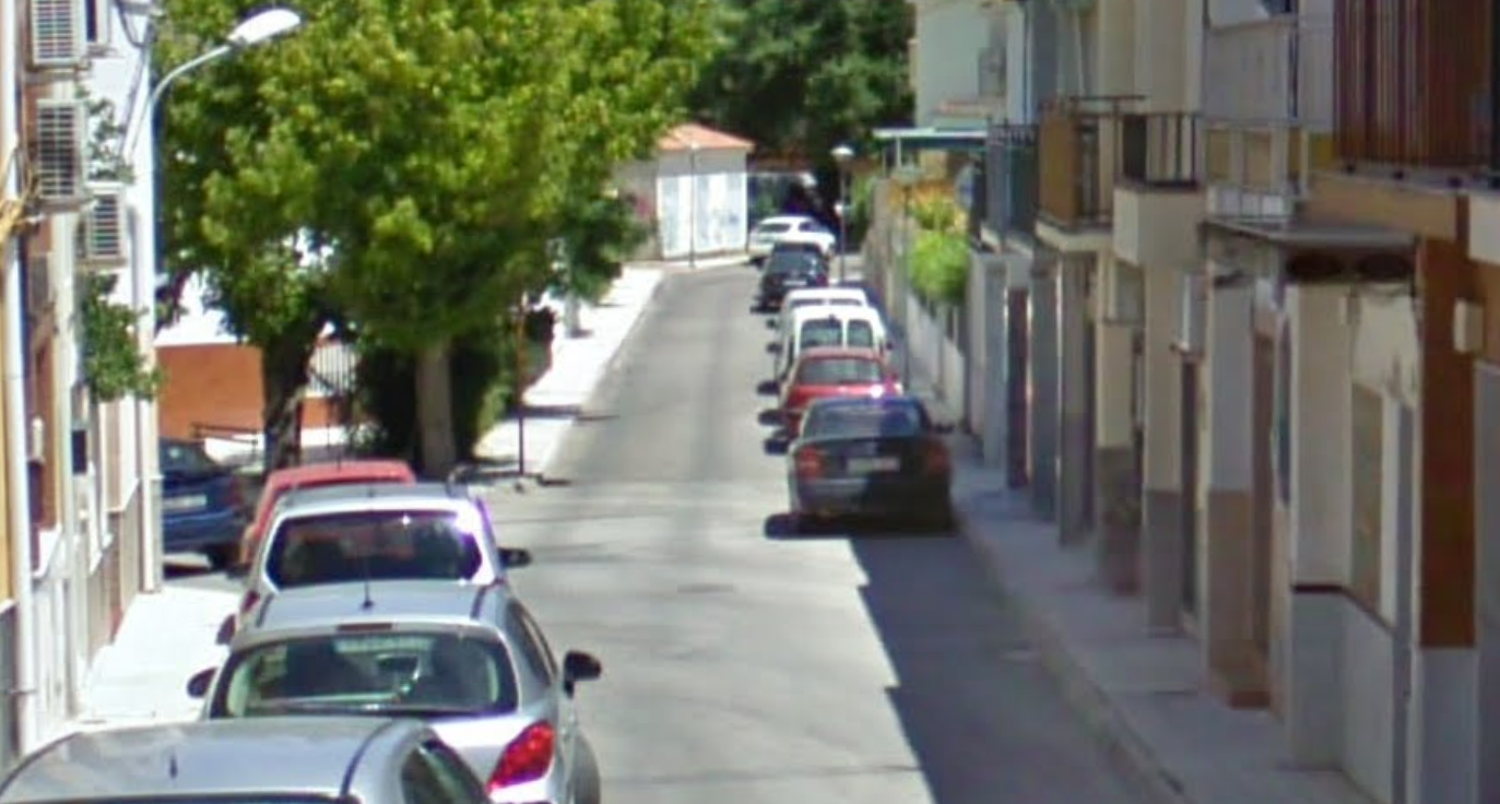 La calle las Descalzas, en Jaén, donde han muerto tres personas, una de ellas un adolescente.