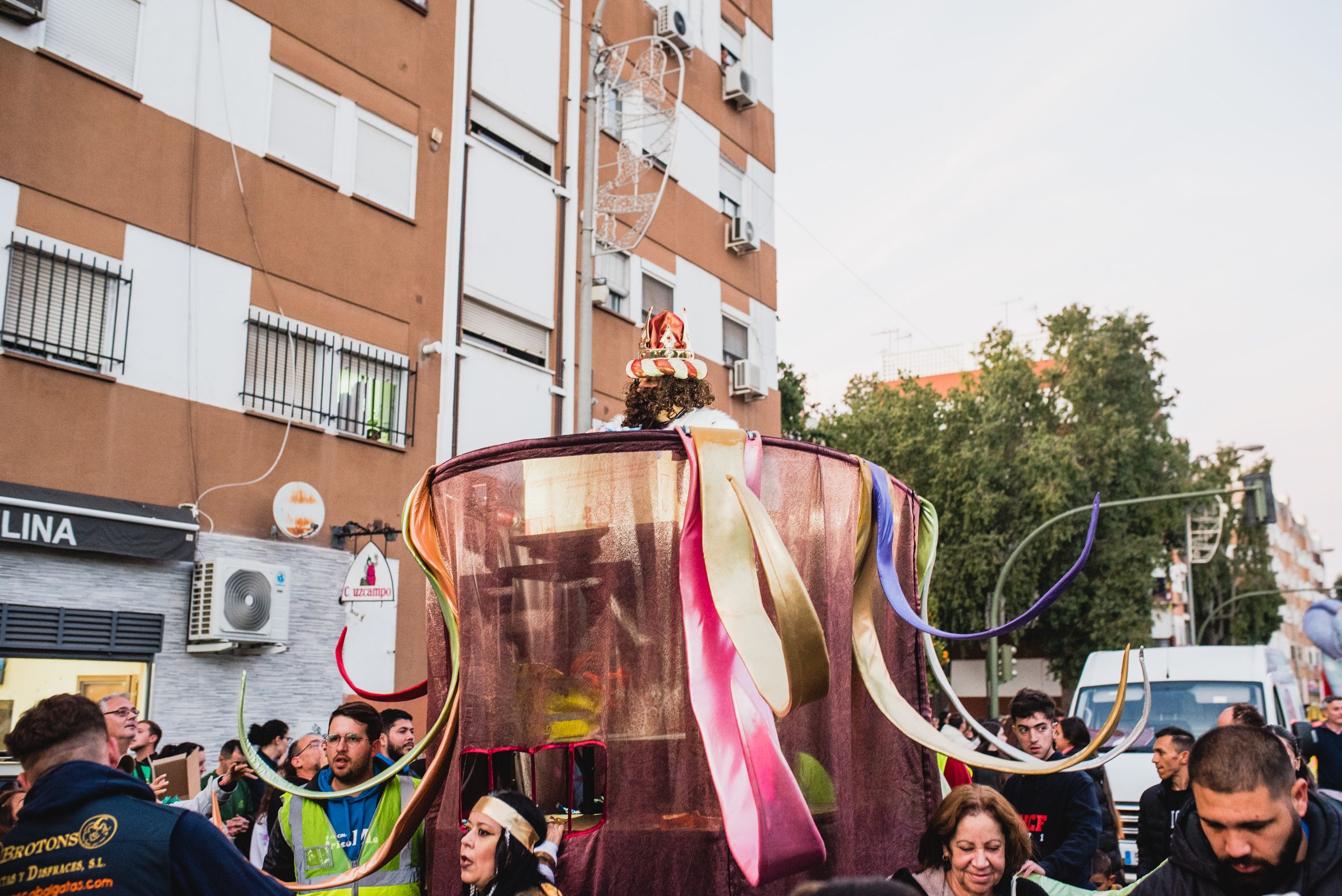 La cabalgata del Distrito Sur de Sevilla, en imágenes