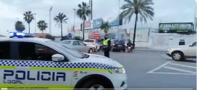 Agentes y Vehículos de la Policía Local de Sanlúcar.
