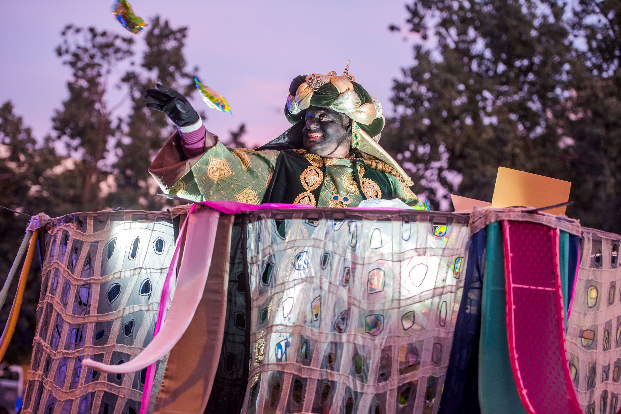 Baltasar, en la cabalgata del Distrito Sur de Sevill.