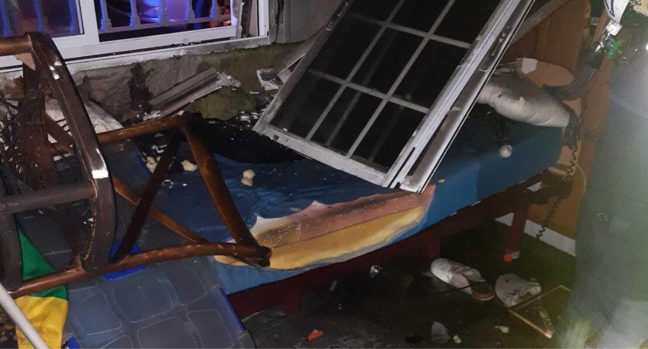 La cama que salió ardiendo y que originó el incendio en el que ha muerto una persona en Jerez.