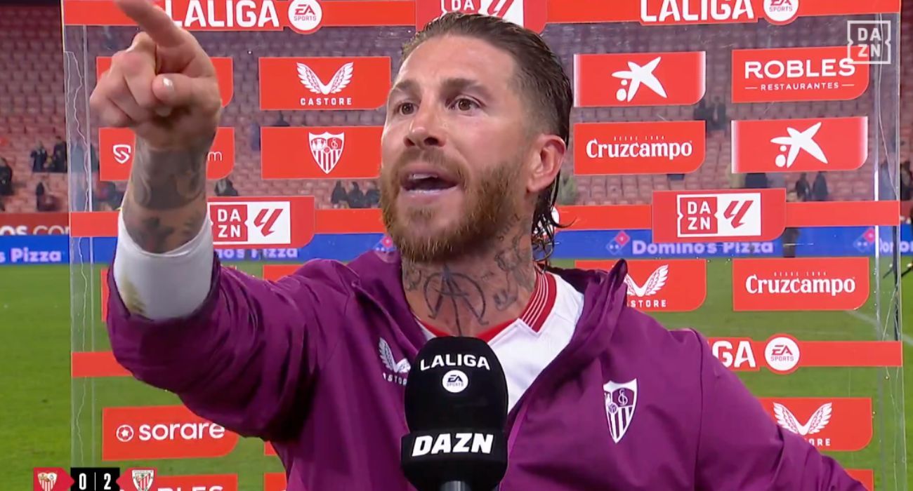 Sergio Ramos, dirigiéndose a un aficionado del Sevilla.