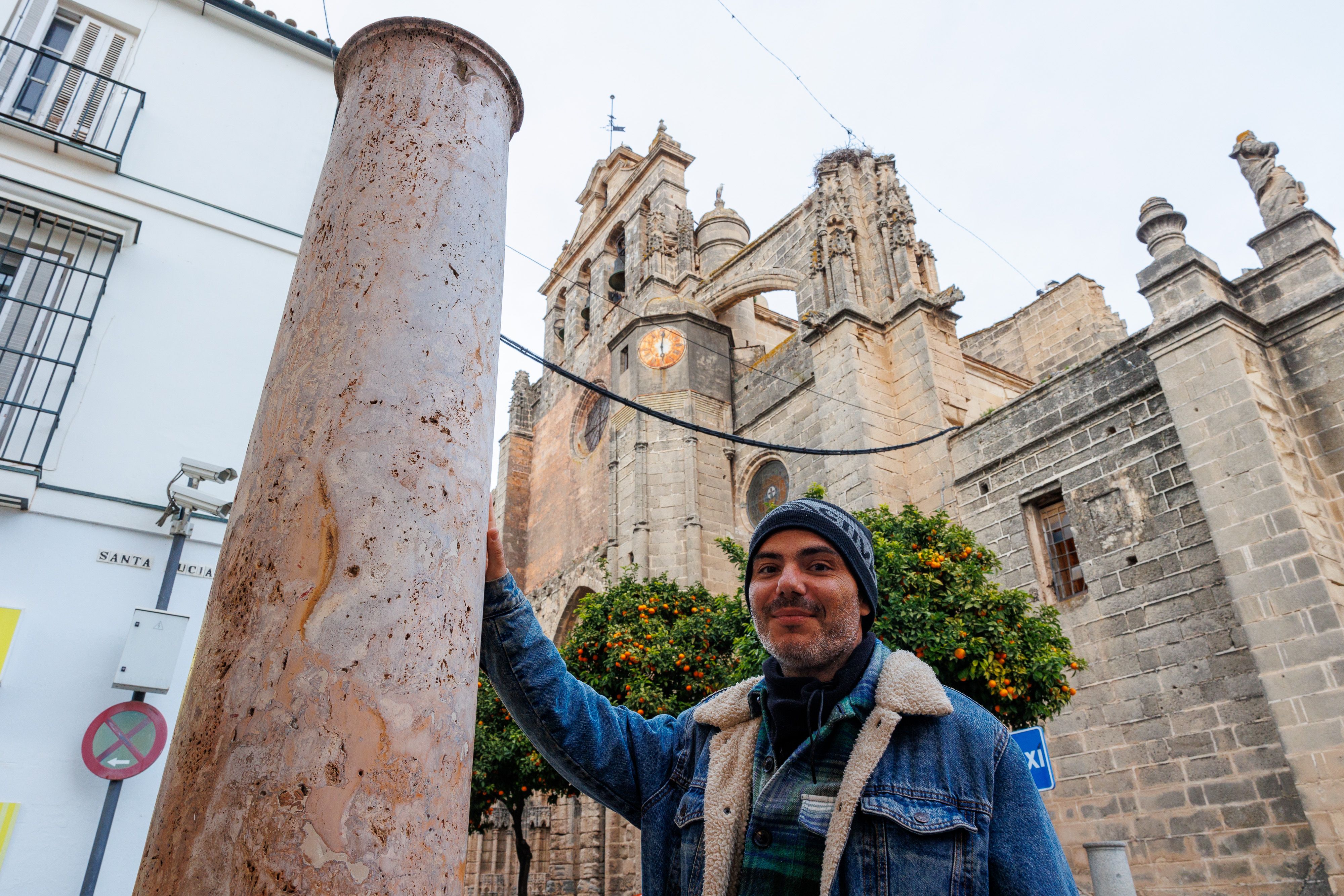 Antonio pintó este reloj para un concurso de pintura.