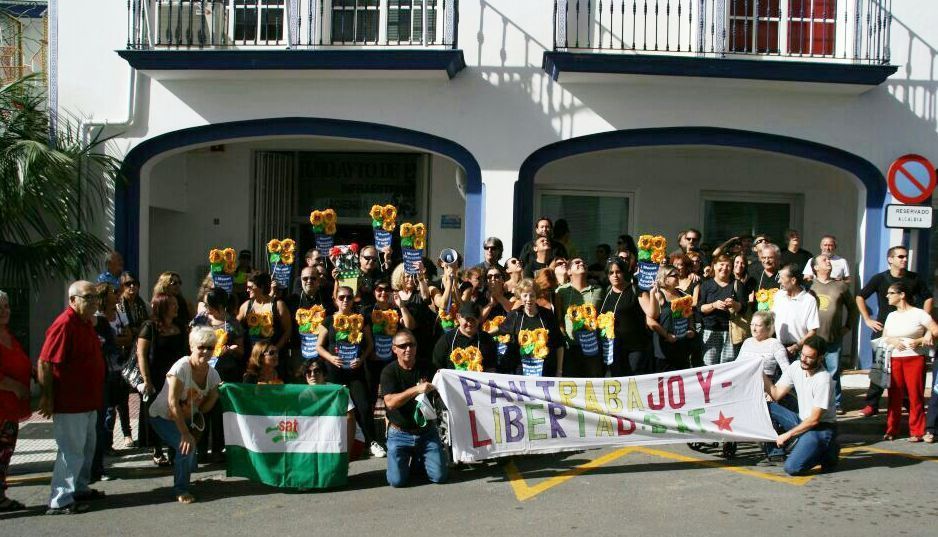 protesta_despedidos_del_ere_en_ayuntamiento_de_estepona.jpg