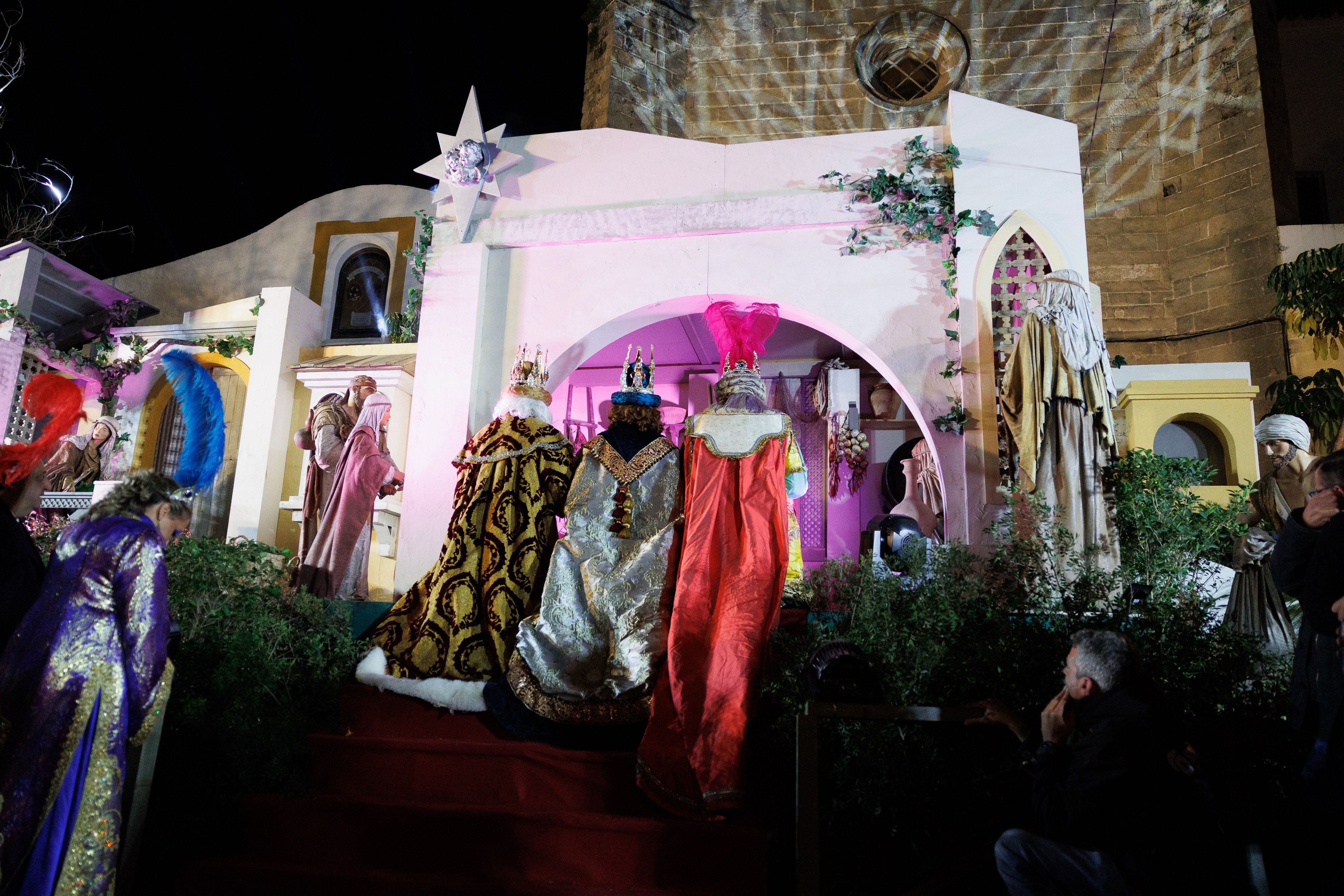 Los Reyes Magos de Jerez, durante la adoración.