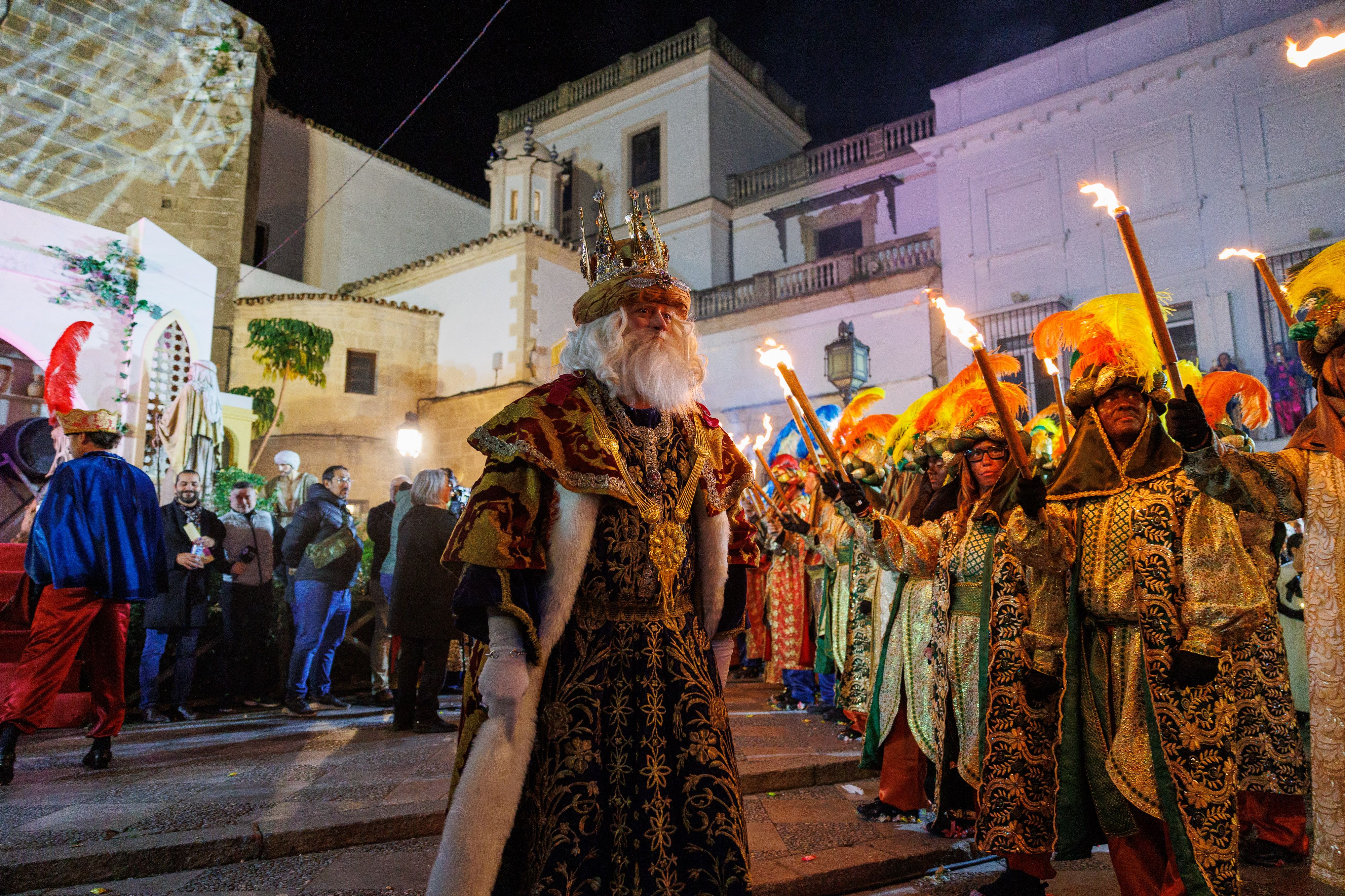 Fernando Calderón, rey Melchor en Jerez, en el acto de la adoración a los Reyes Magos.