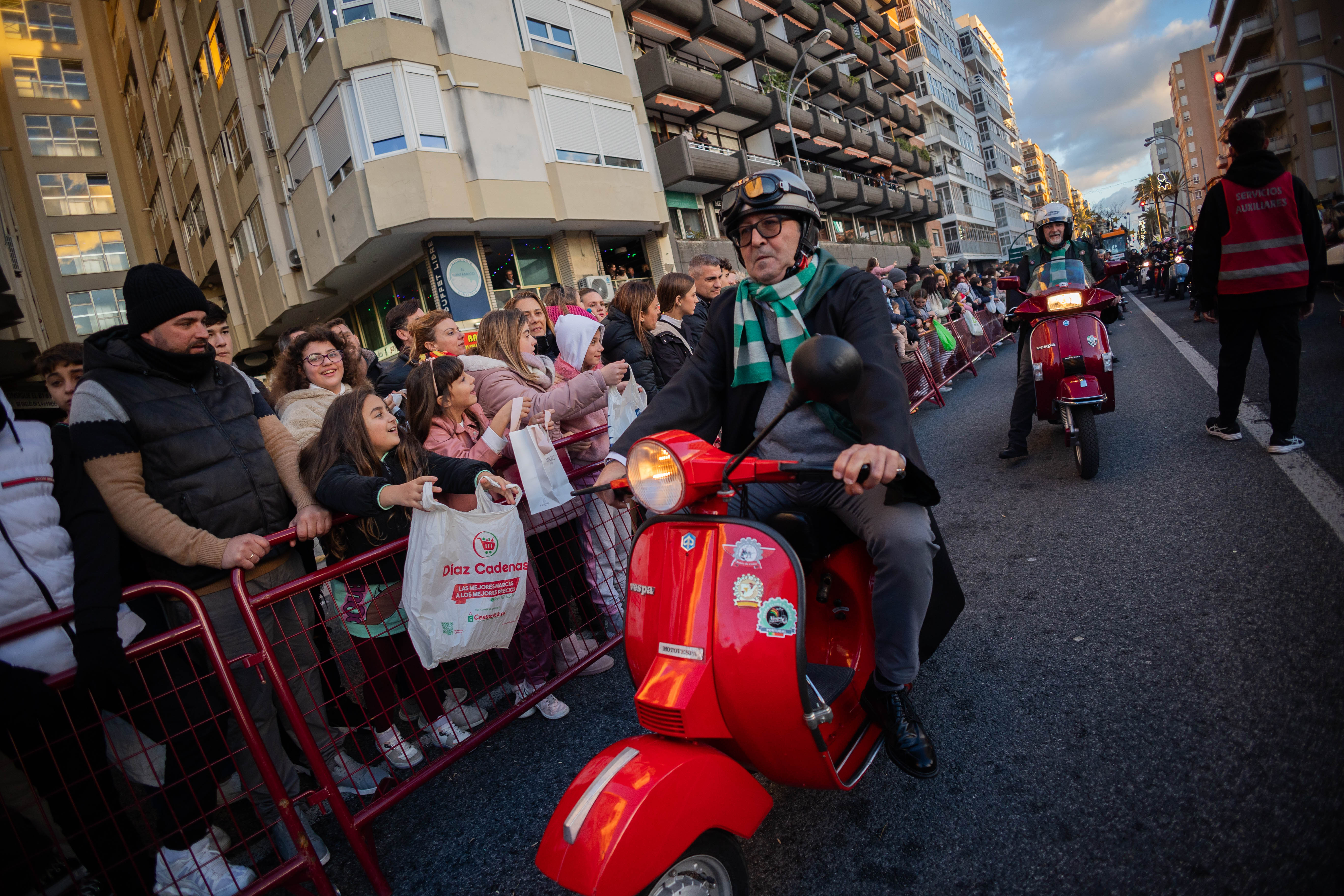 La cabalgata de los Reyes Magos en Cádiz, en imágenes La cabalgata de los Reyes Magos en Cádiz, en imágenes