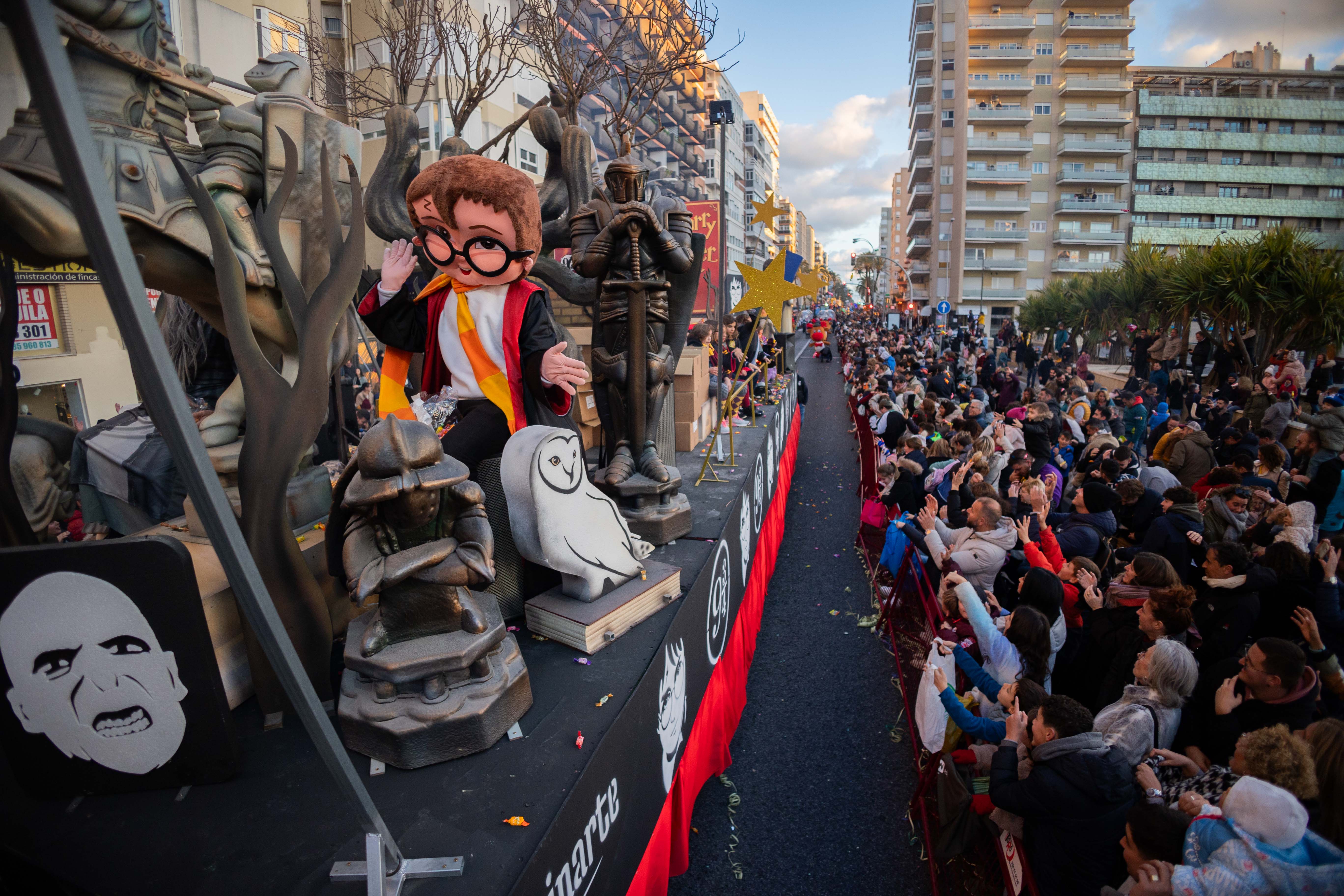La cabalgata de los Reyes Magos en Cádiz, en imágenes La cabalgata de los Reyes Magos en Cádiz, en imágenes